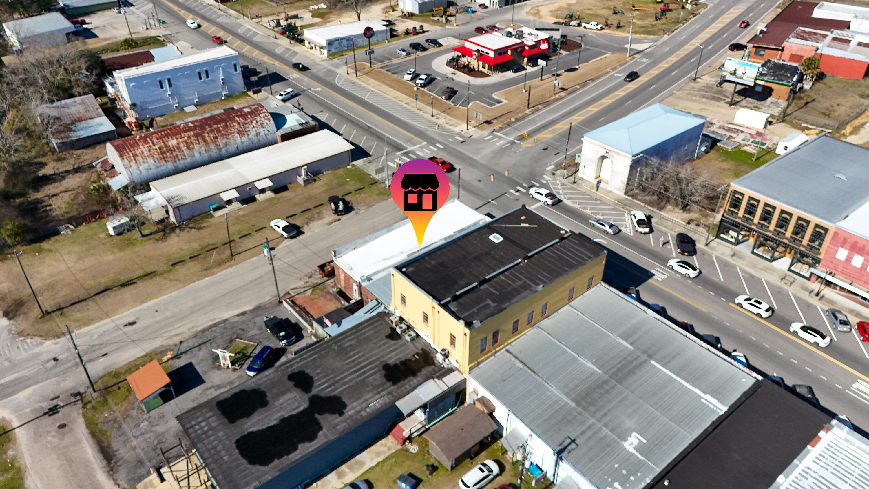 Main image without alt text