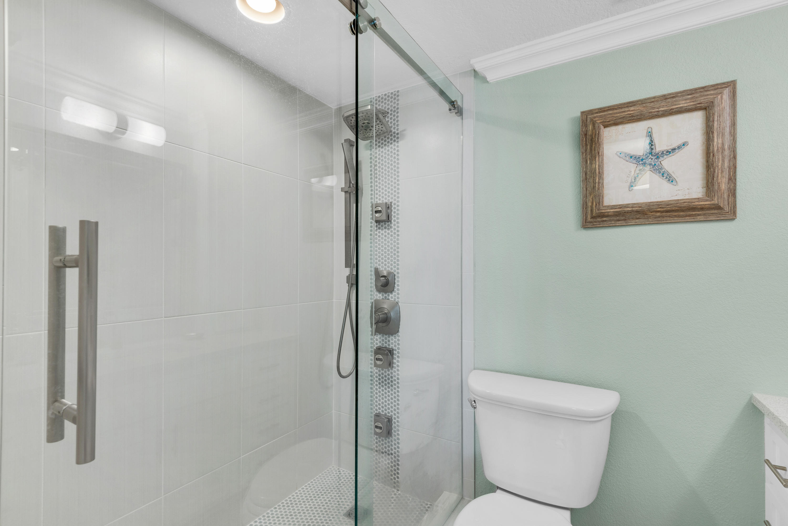 HOLIDAY SURF & RACQUET CLUB - Residential