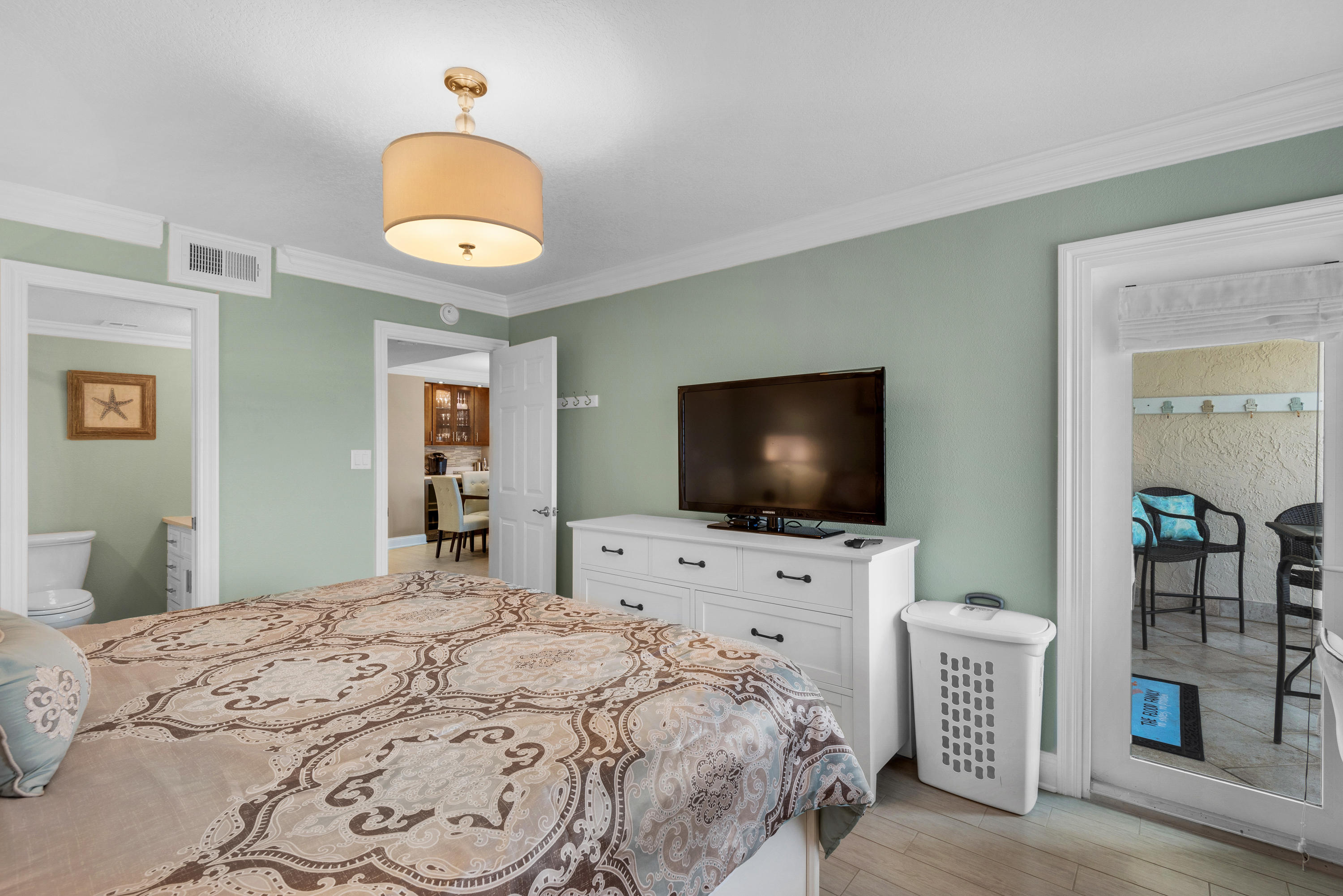 HOLIDAY SURF & RACQUET CLUB - Residential