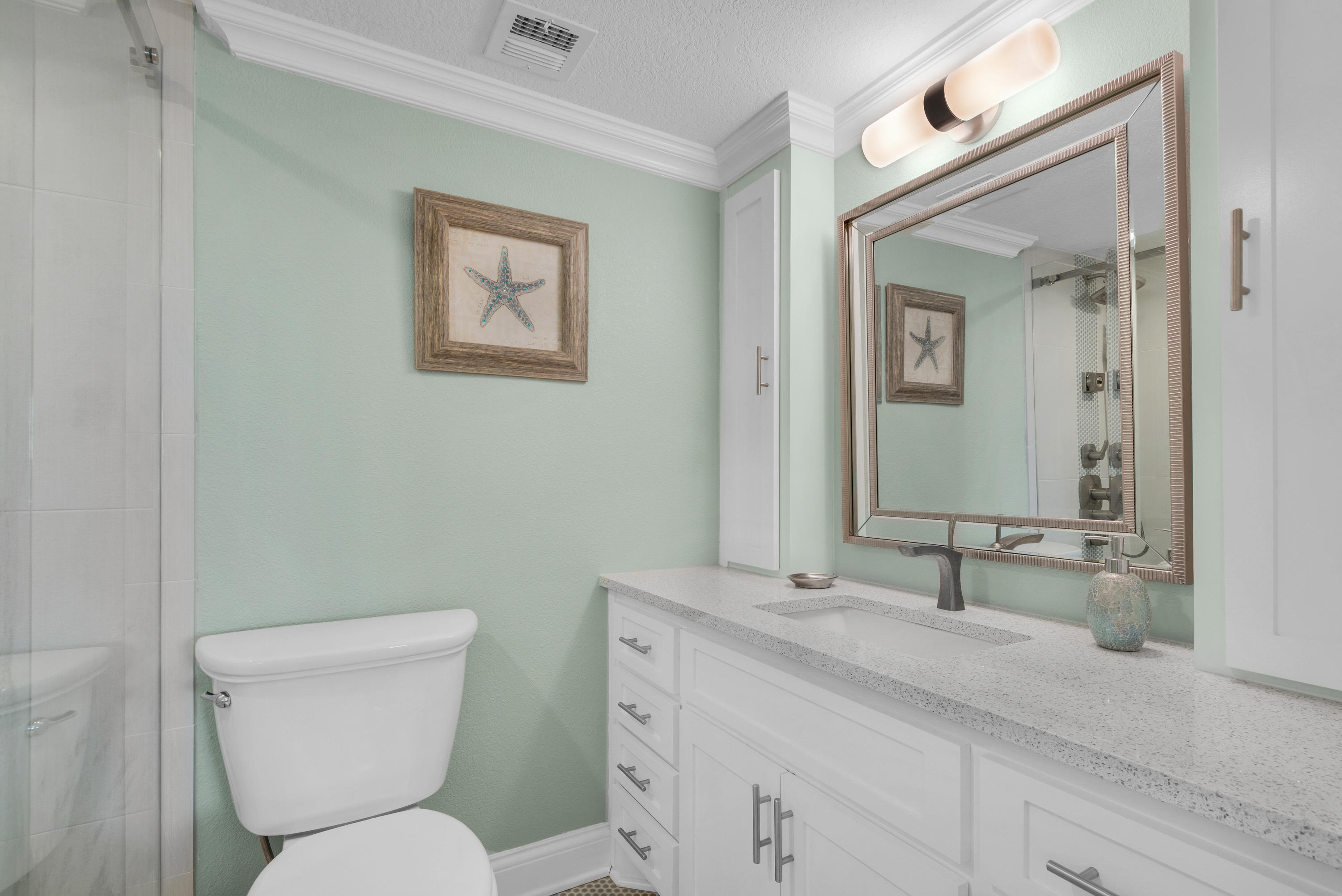 HOLIDAY SURF & RACQUET CLUB - Residential