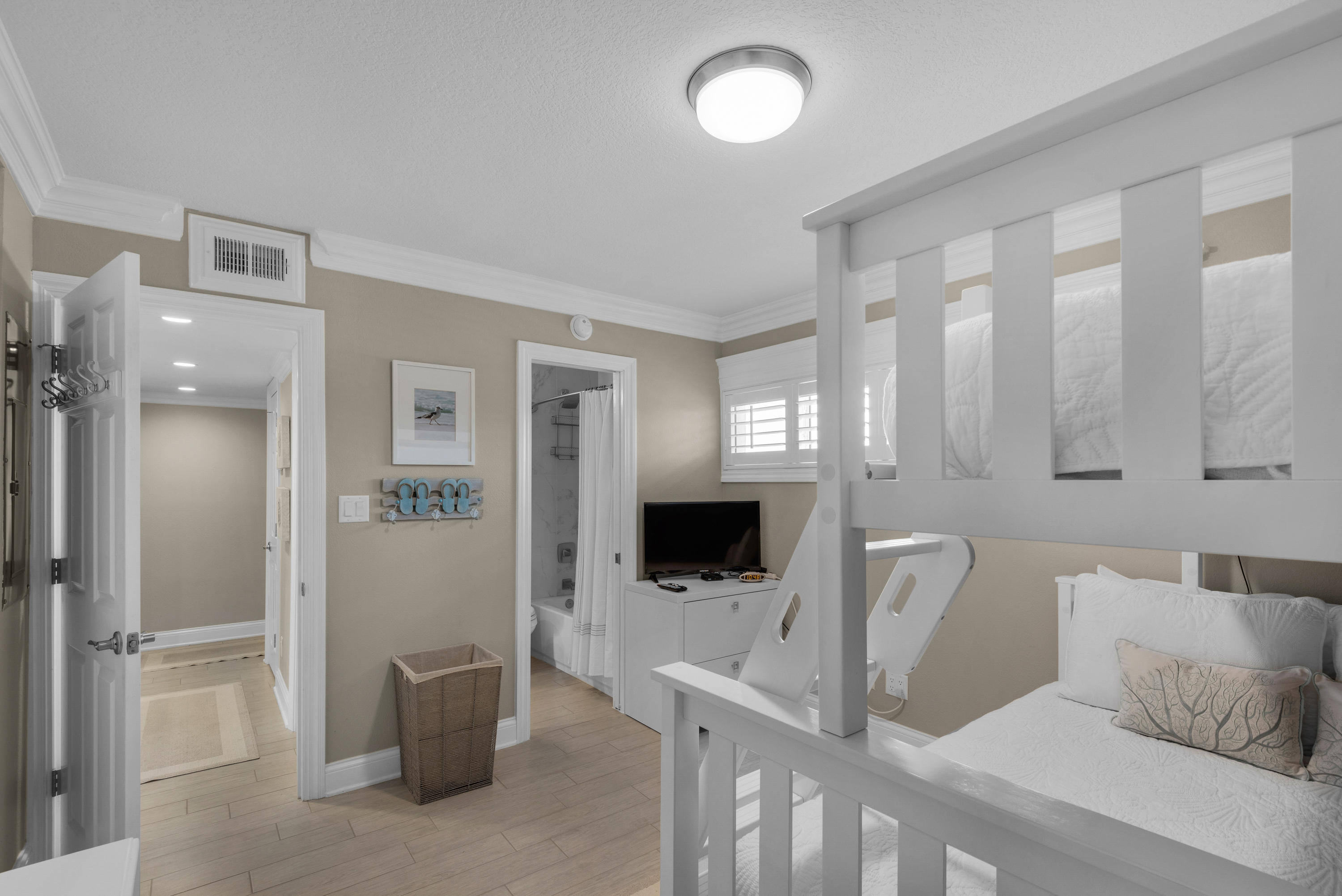 HOLIDAY SURF & RACQUET CLUB - Residential