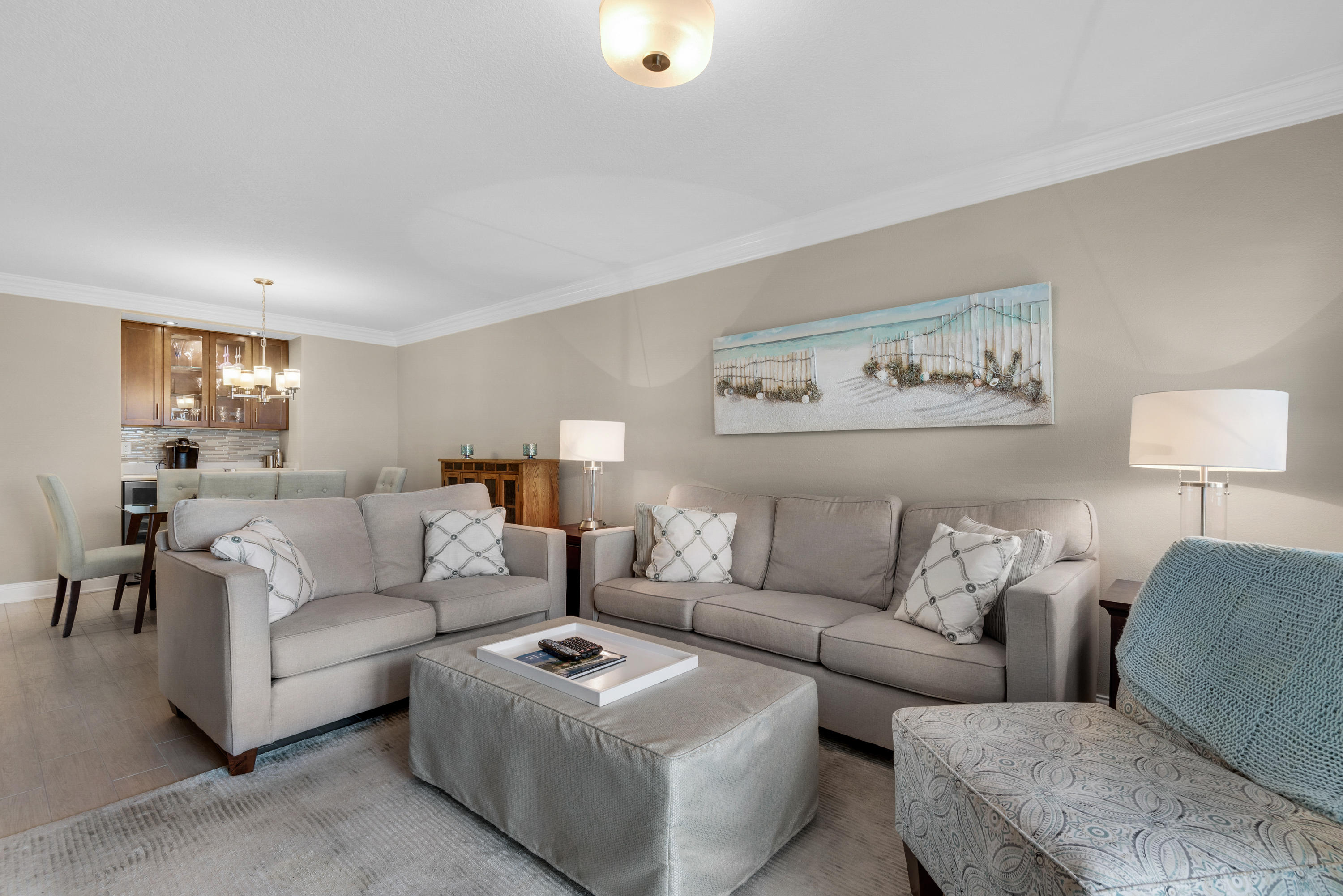 HOLIDAY SURF & RACQUET CLUB - Residential