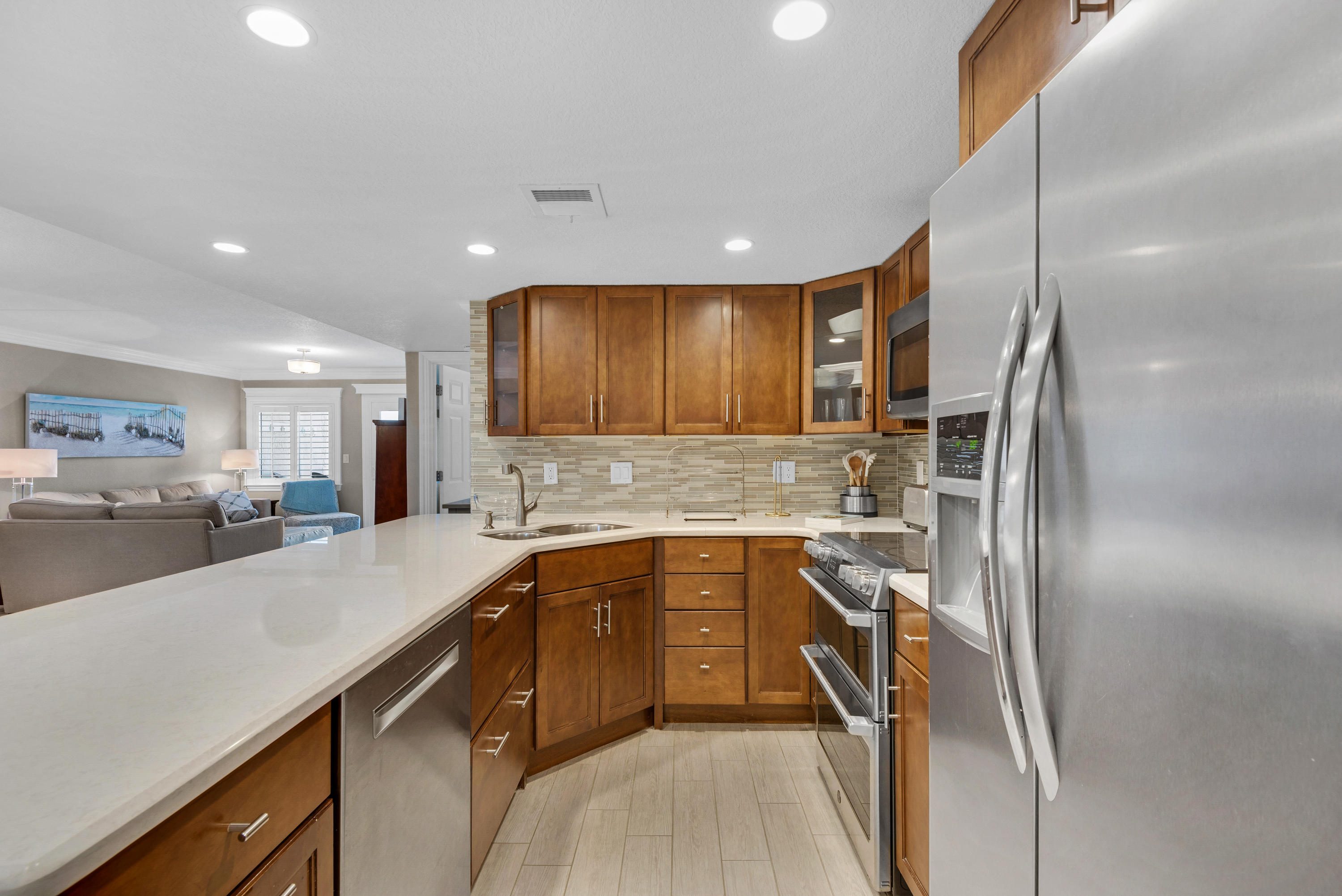 HOLIDAY SURF & RACQUET CLUB - Residential