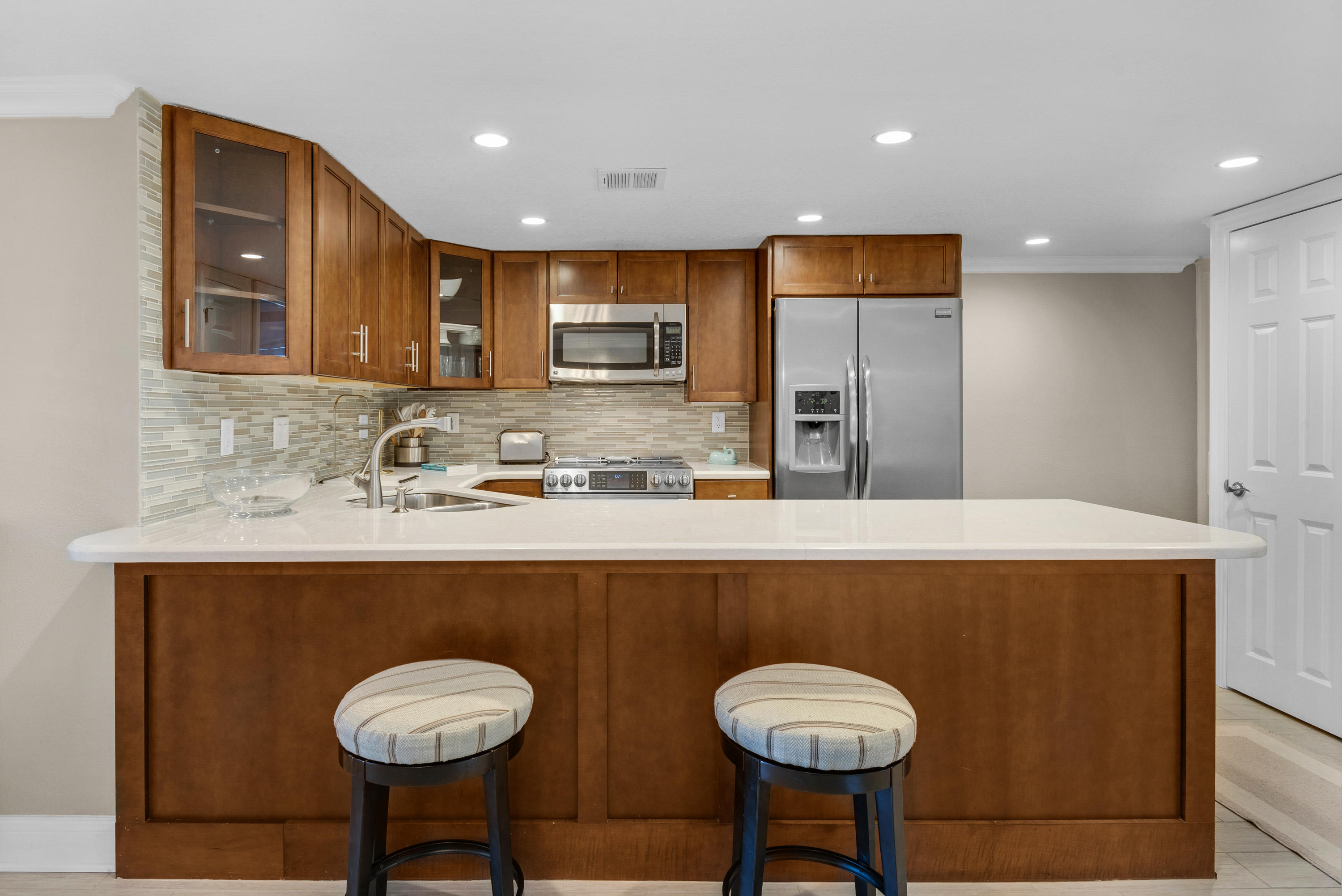 HOLIDAY SURF & RACQUET CLUB - Residential