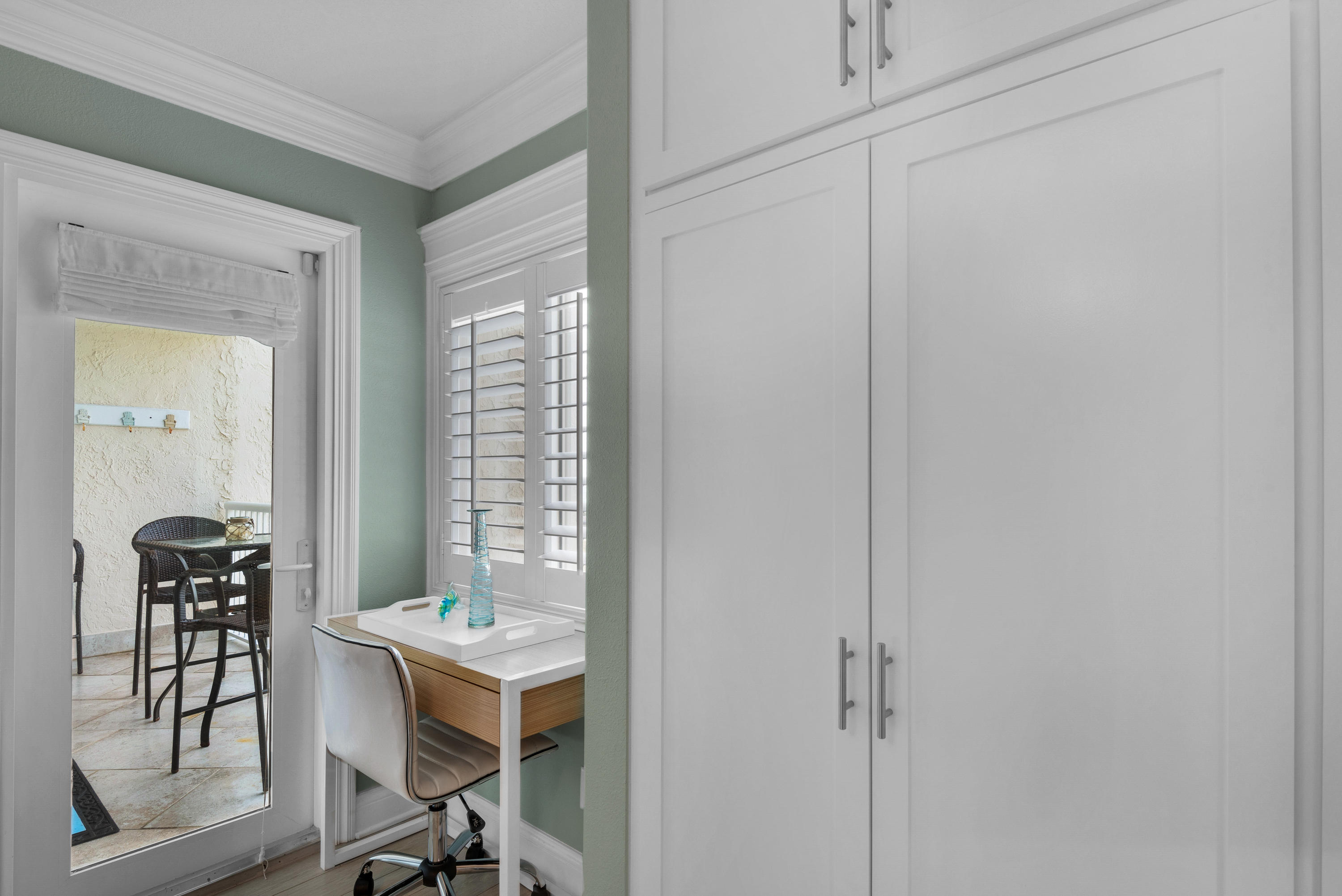 HOLIDAY SURF & RACQUET CLUB - Residential