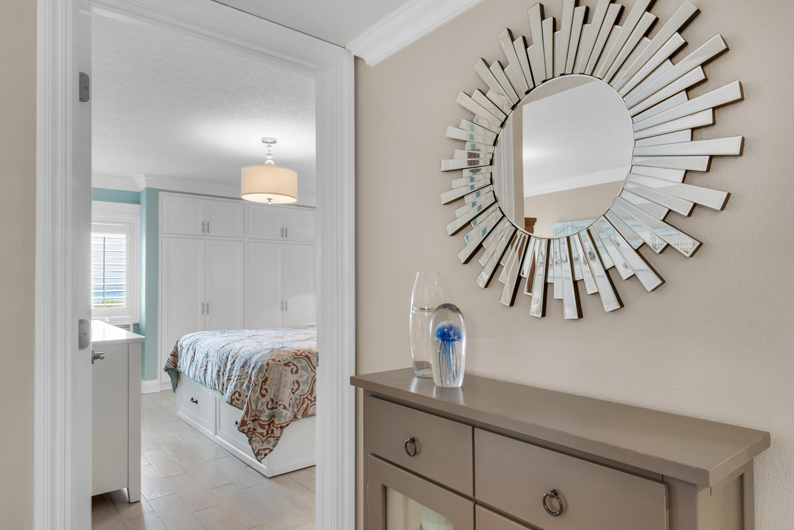 HOLIDAY SURF & RACQUET CLUB - Residential