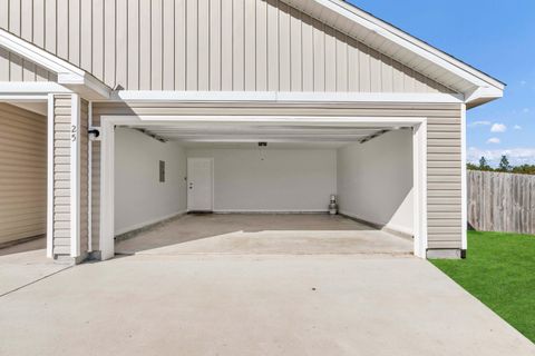 A home in DeFuniak Springs