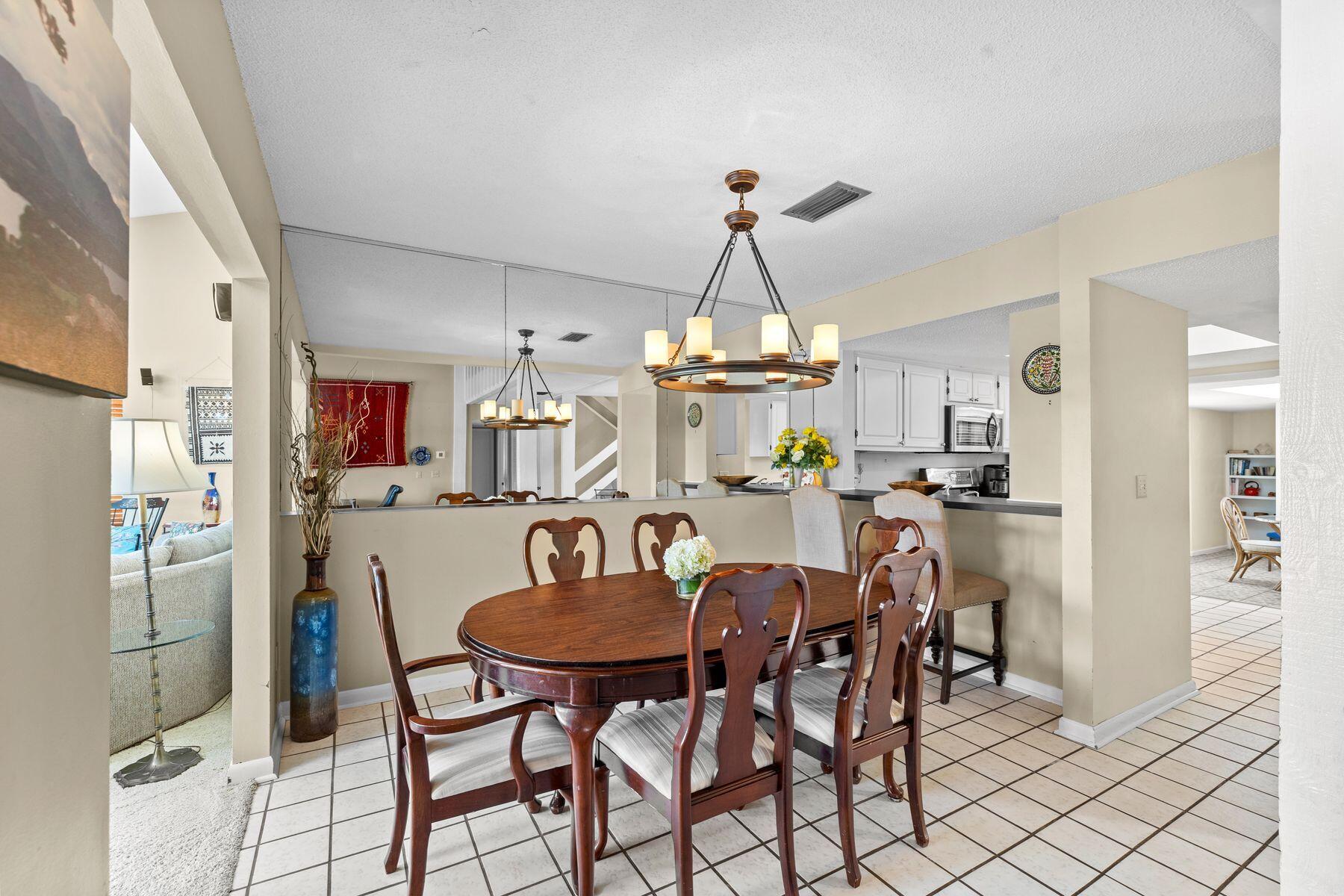 LINKSIDE VILLAGE UNIT 1 - Residential