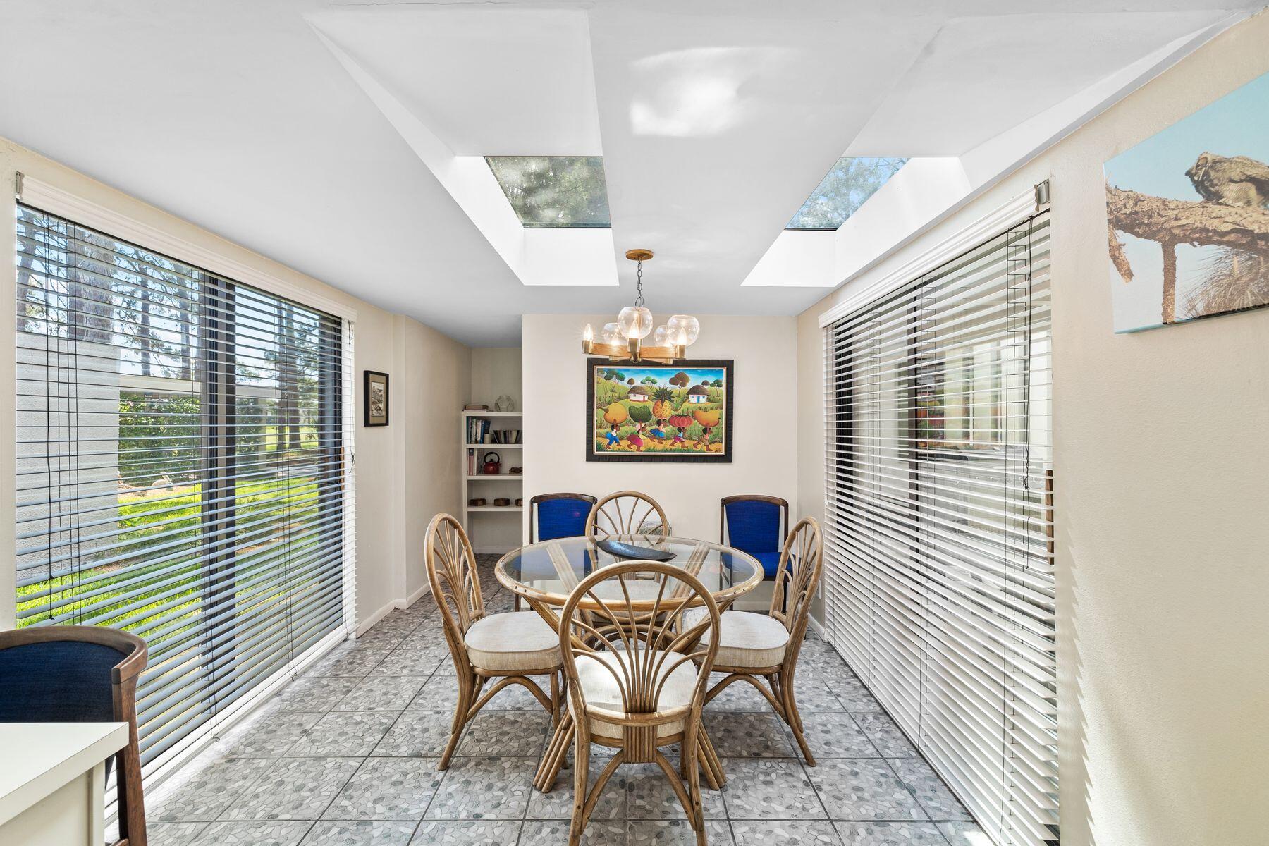 LINKSIDE VILLAGE UNIT 1 - Residential