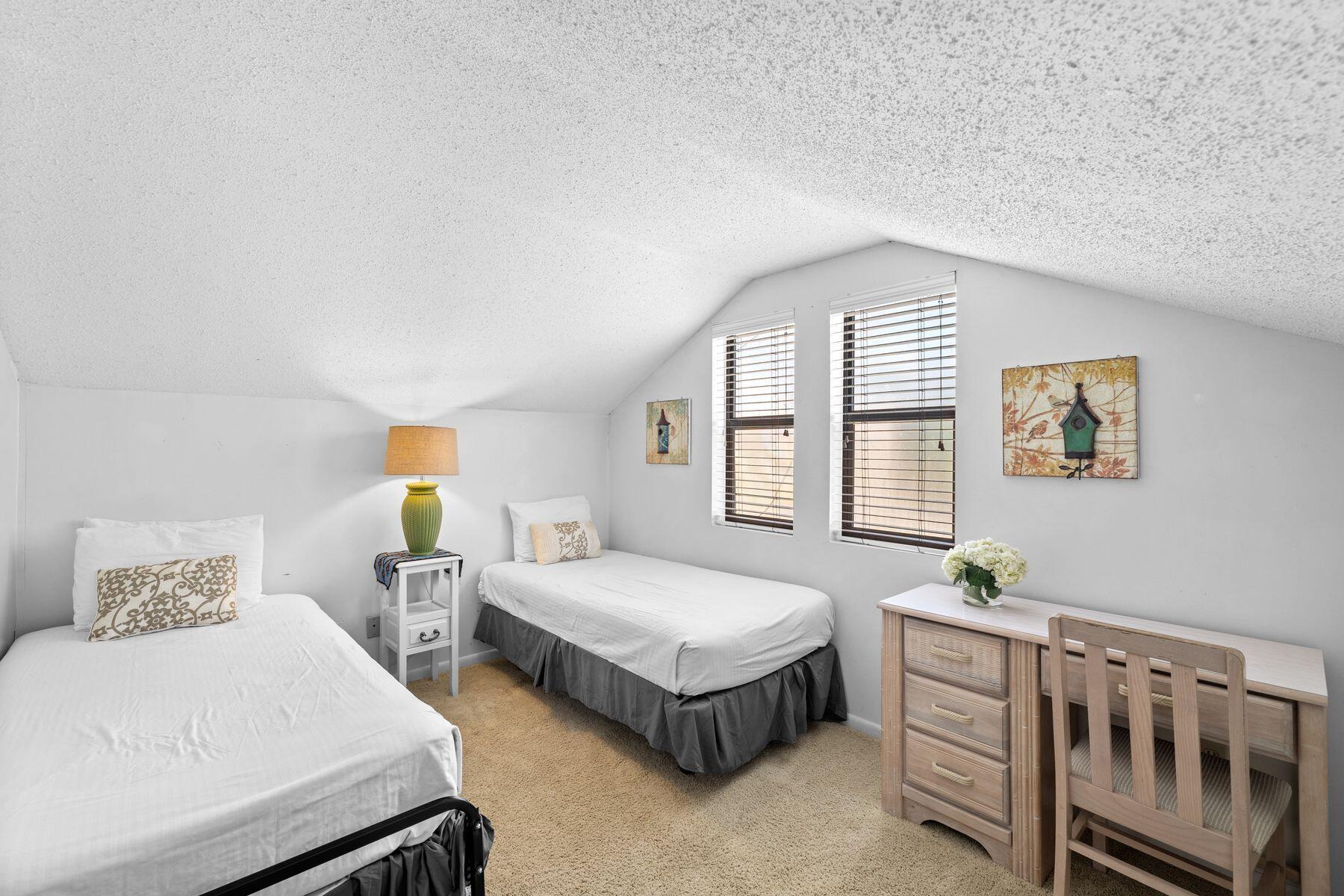 LINKSIDE VILLAGE UNIT 1 - Residential