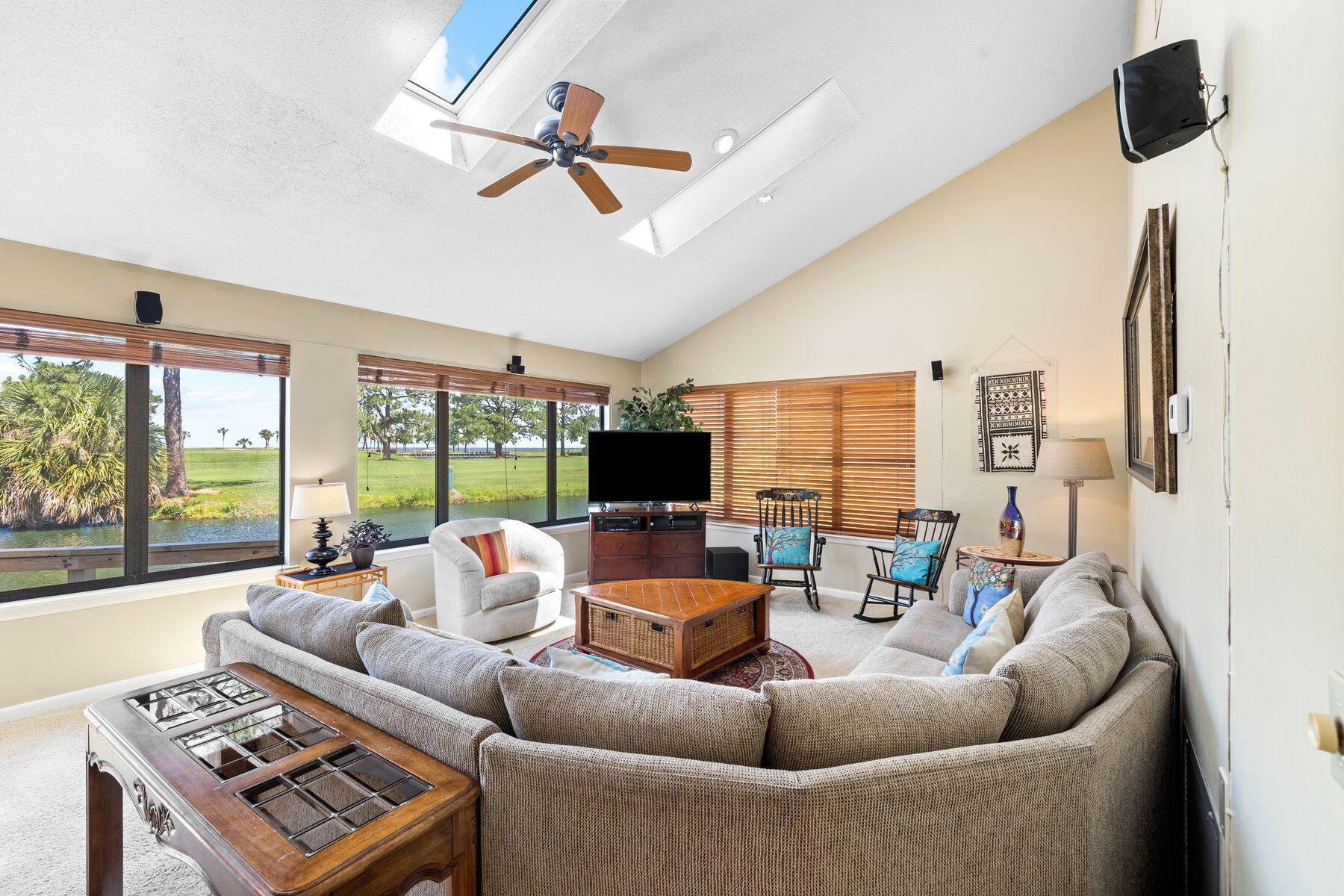 LINKSIDE VILLAGE UNIT 1 - Residential