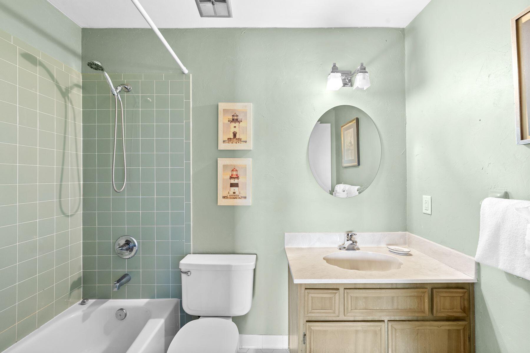 LINKSIDE VILLAGE UNIT 1 - Residential