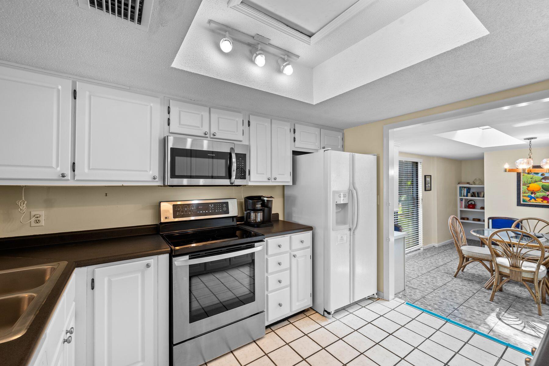 LINKSIDE VILLAGE UNIT 1 - Residential