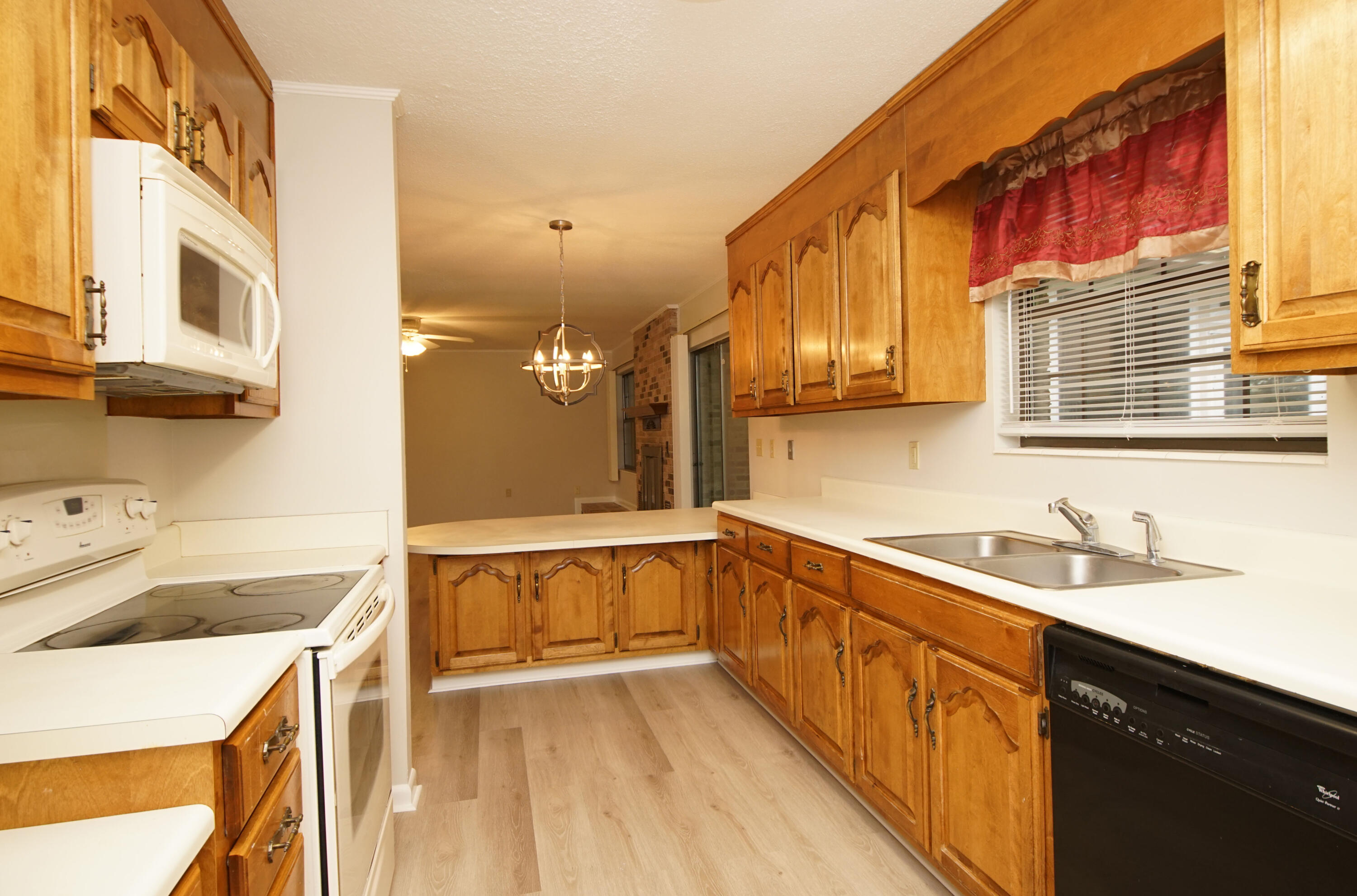 LAKE LORRAINE ESTATES 3 - Residential