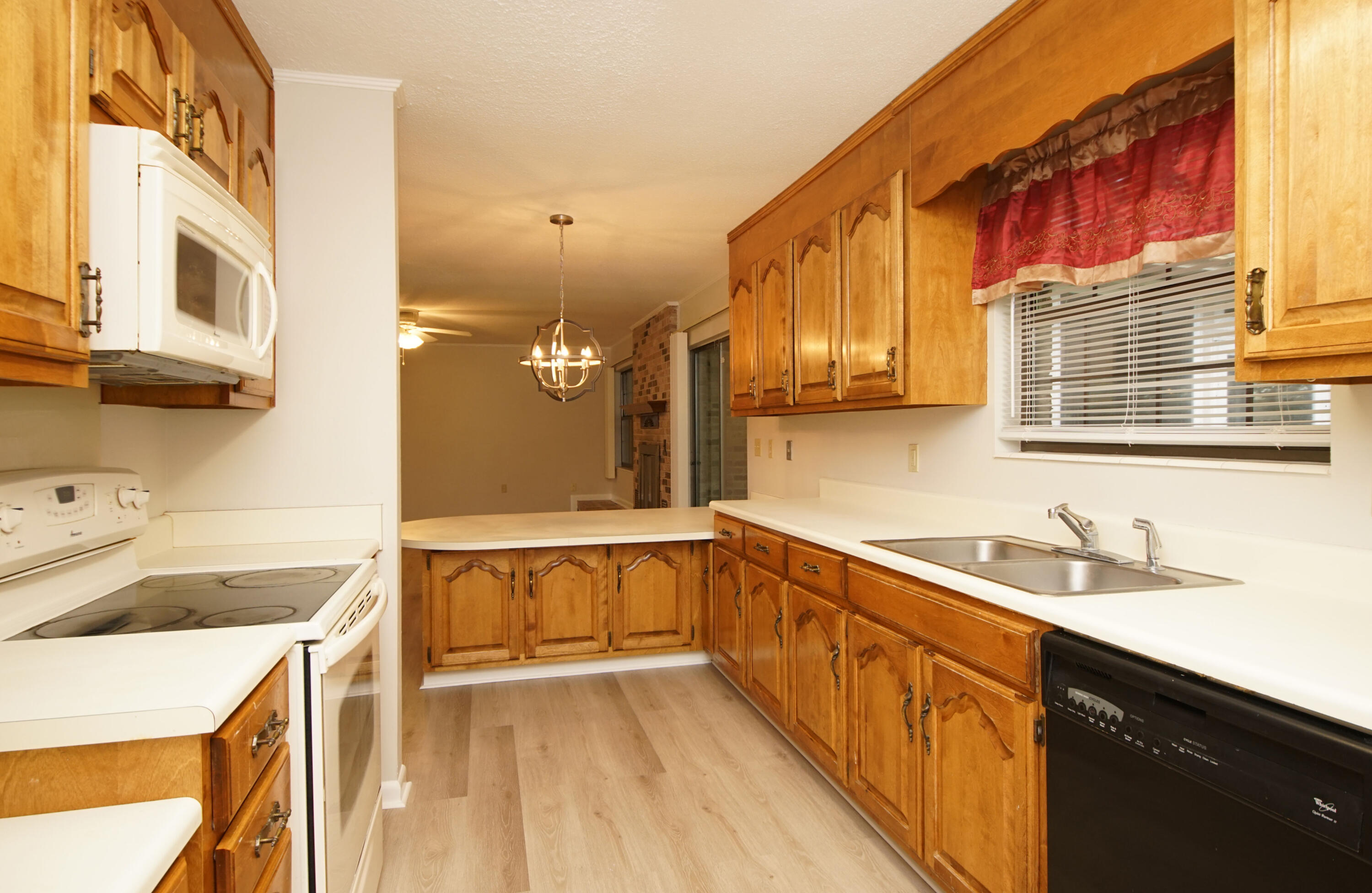 LAKE LORRAINE ESTATES 3 - Residential