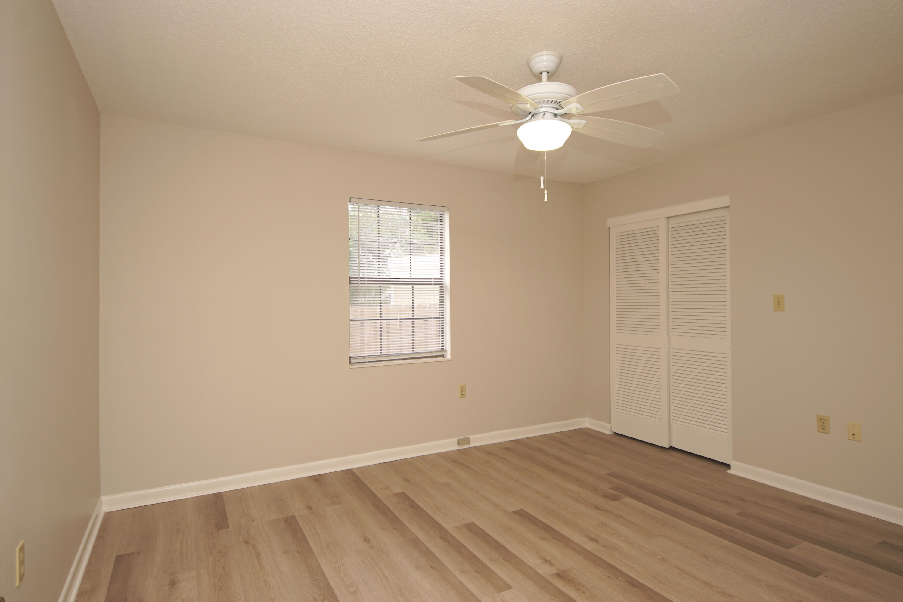 LAKE LORRAINE ESTATES 3 - Residential