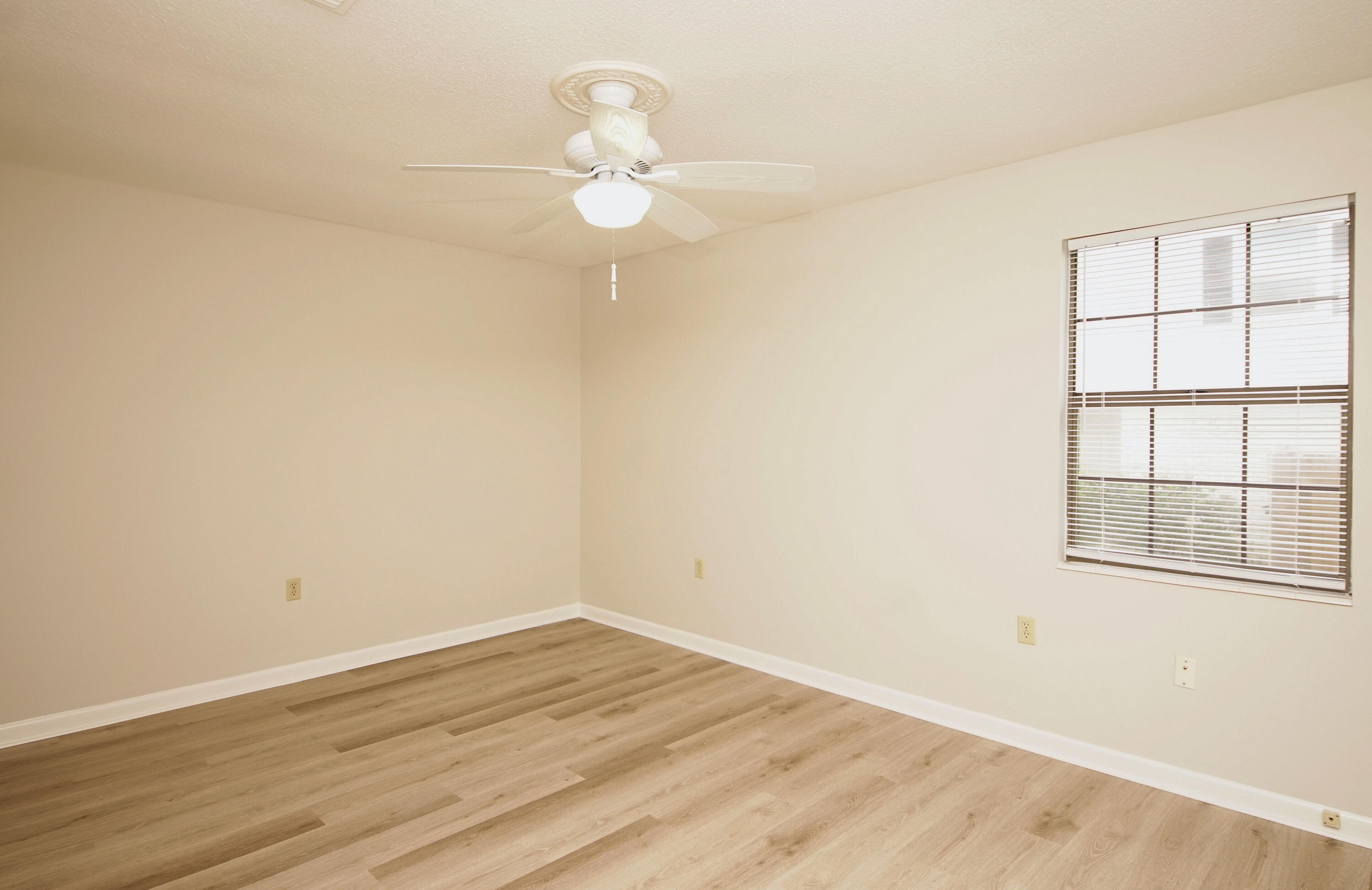 LAKE LORRAINE ESTATES 3 - Residential