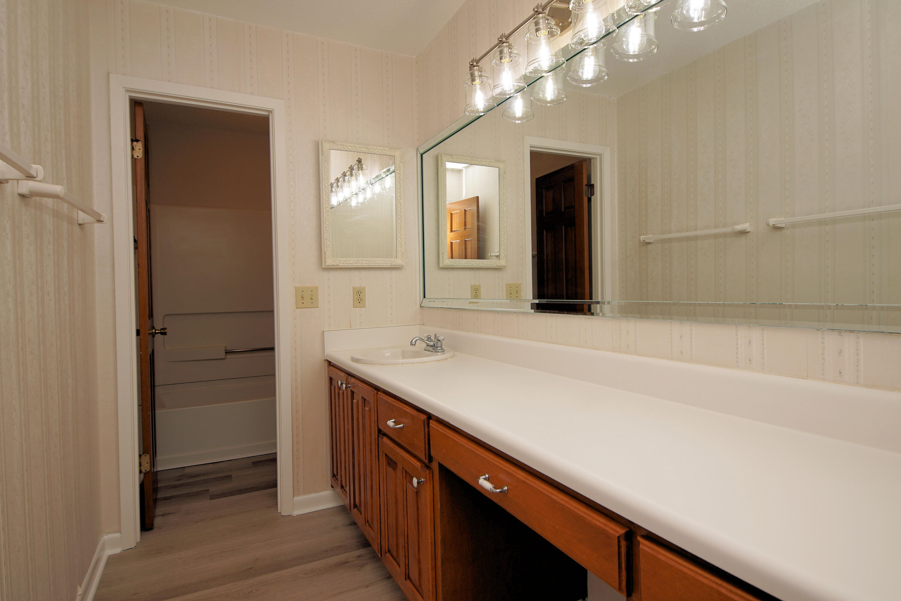 LAKE LORRAINE ESTATES 3 - Residential