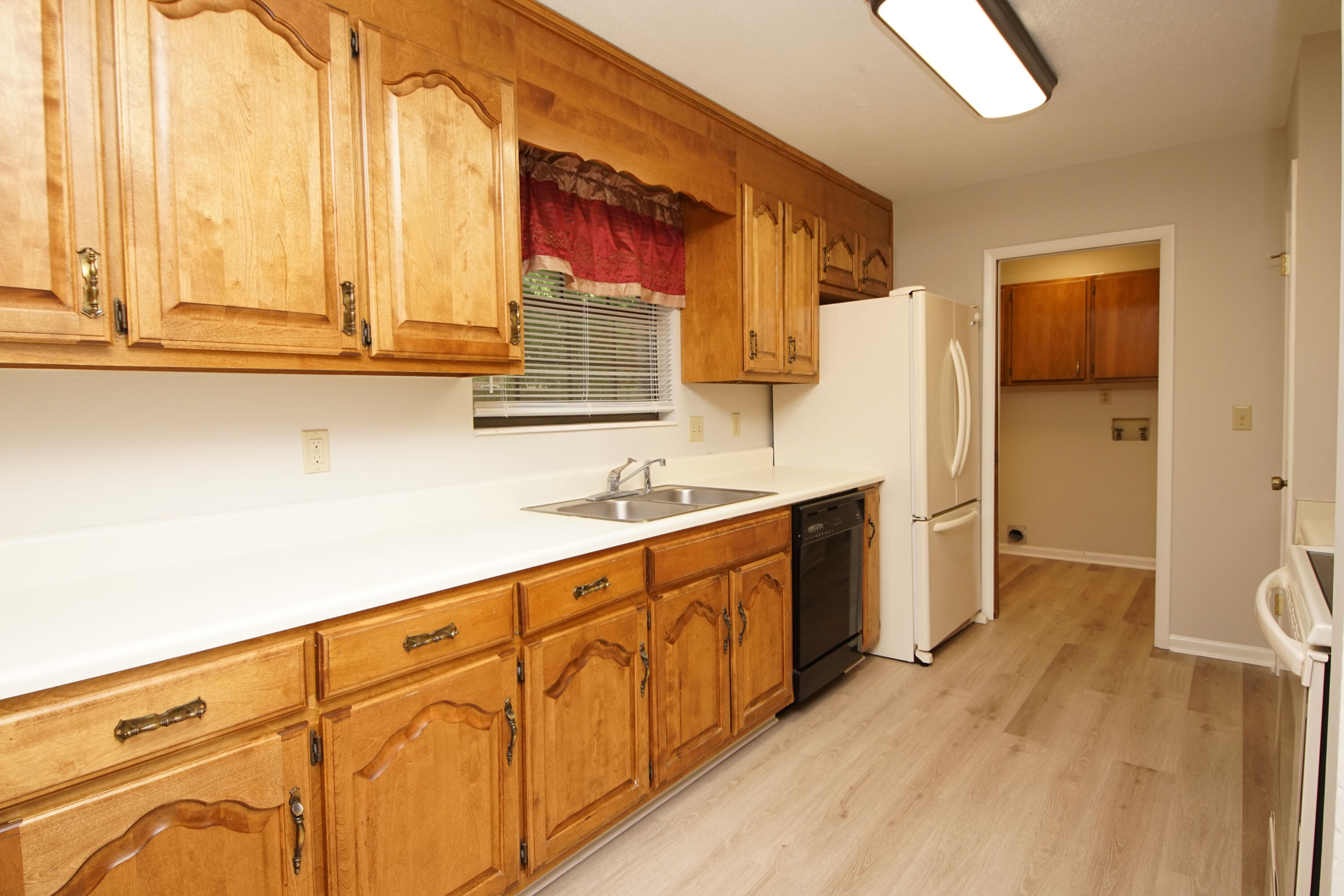 LAKE LORRAINE ESTATES 3 - Residential