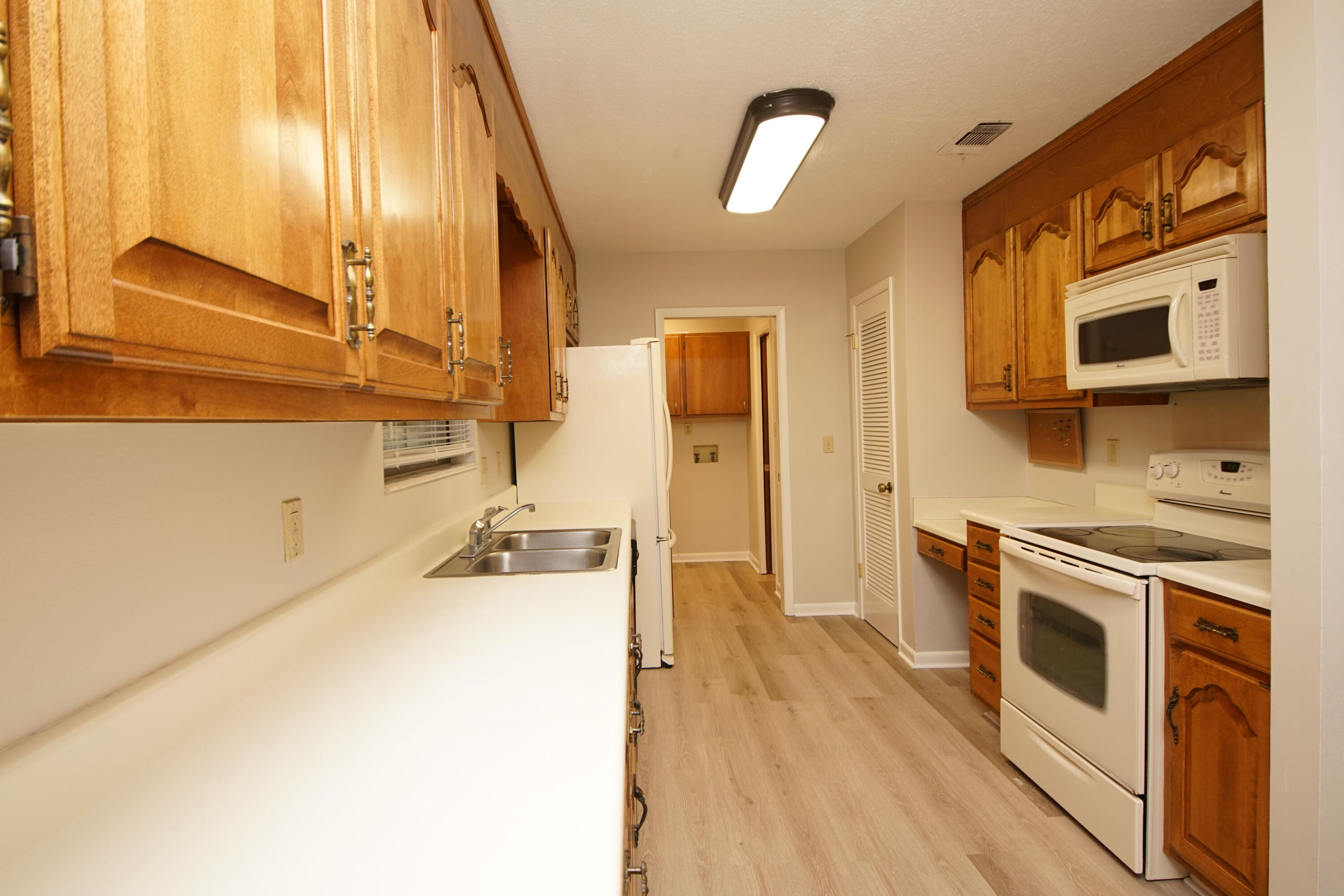 LAKE LORRAINE ESTATES 3 - Residential