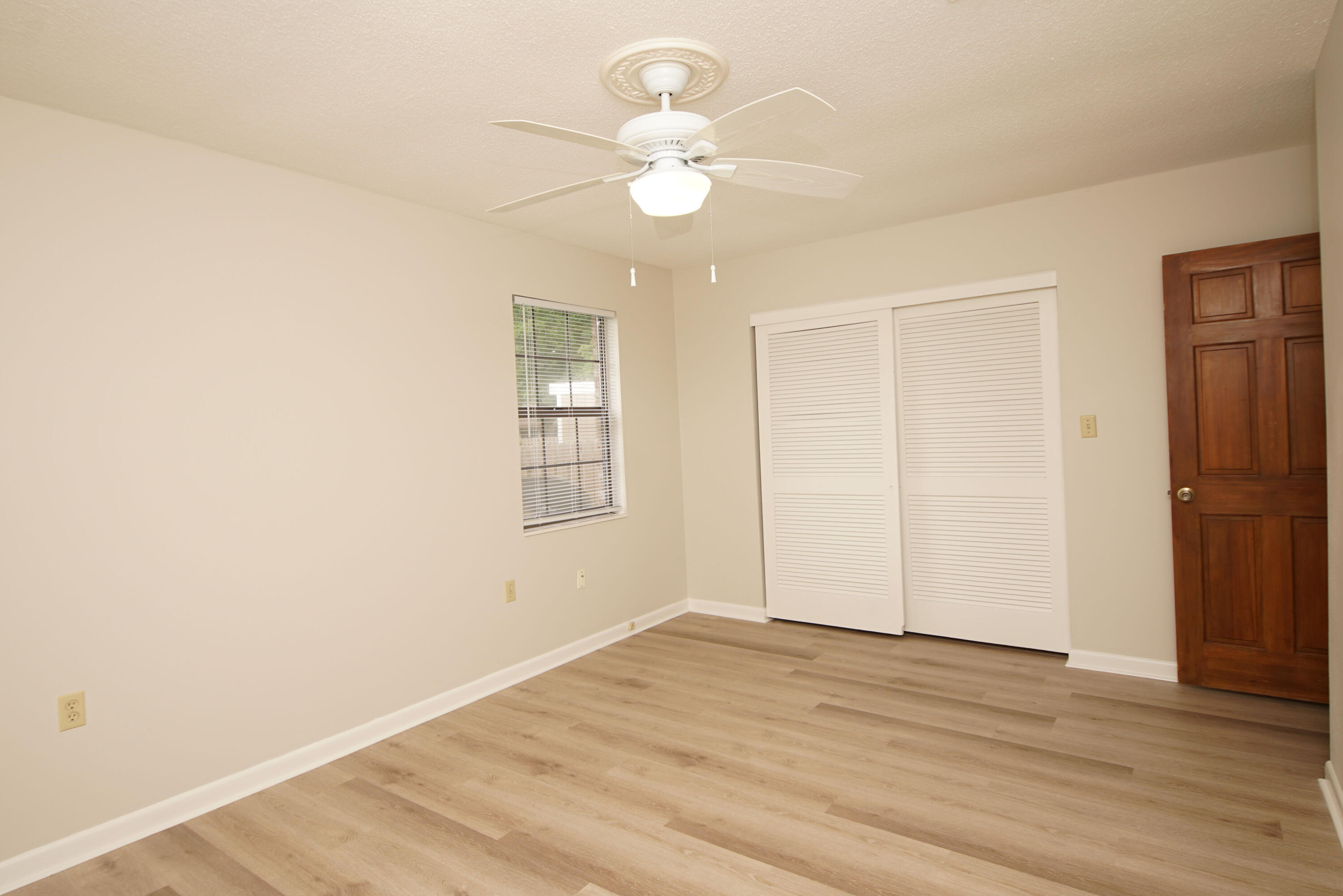 LAKE LORRAINE ESTATES 3 - Residential