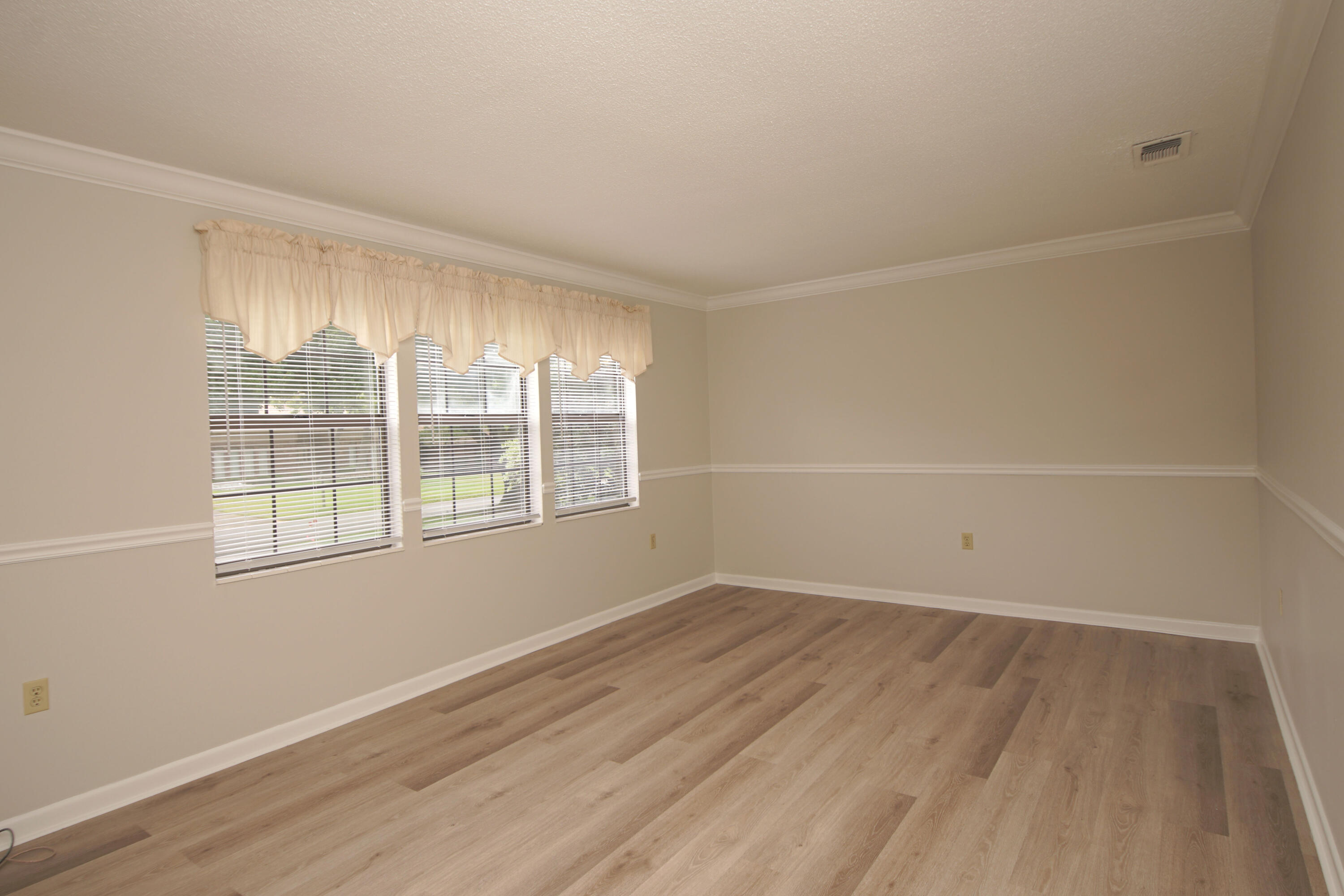 LAKE LORRAINE ESTATES 3 - Residential