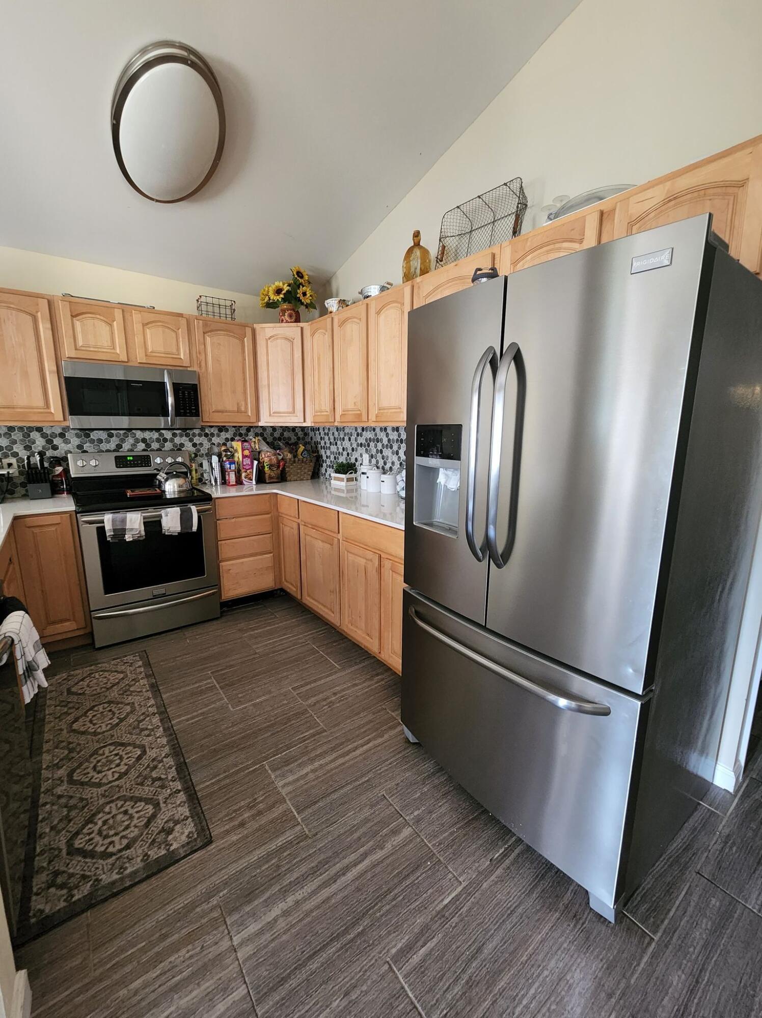 OAKWOOD LAKES ESTATES - Residential