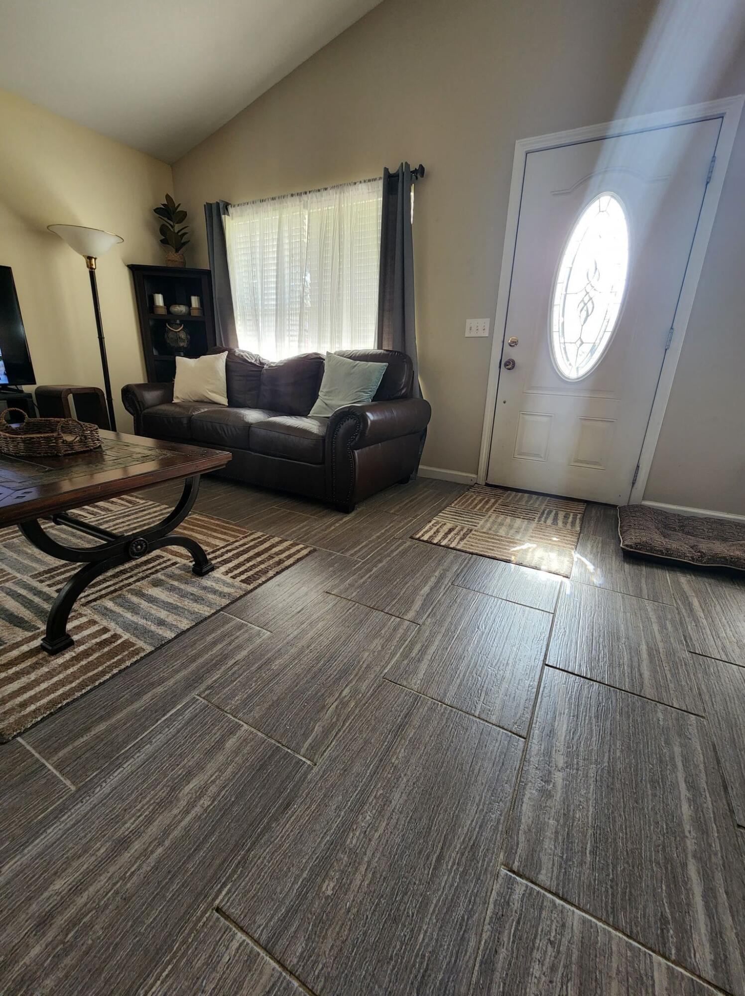 OAKWOOD LAKES ESTATES - Residential