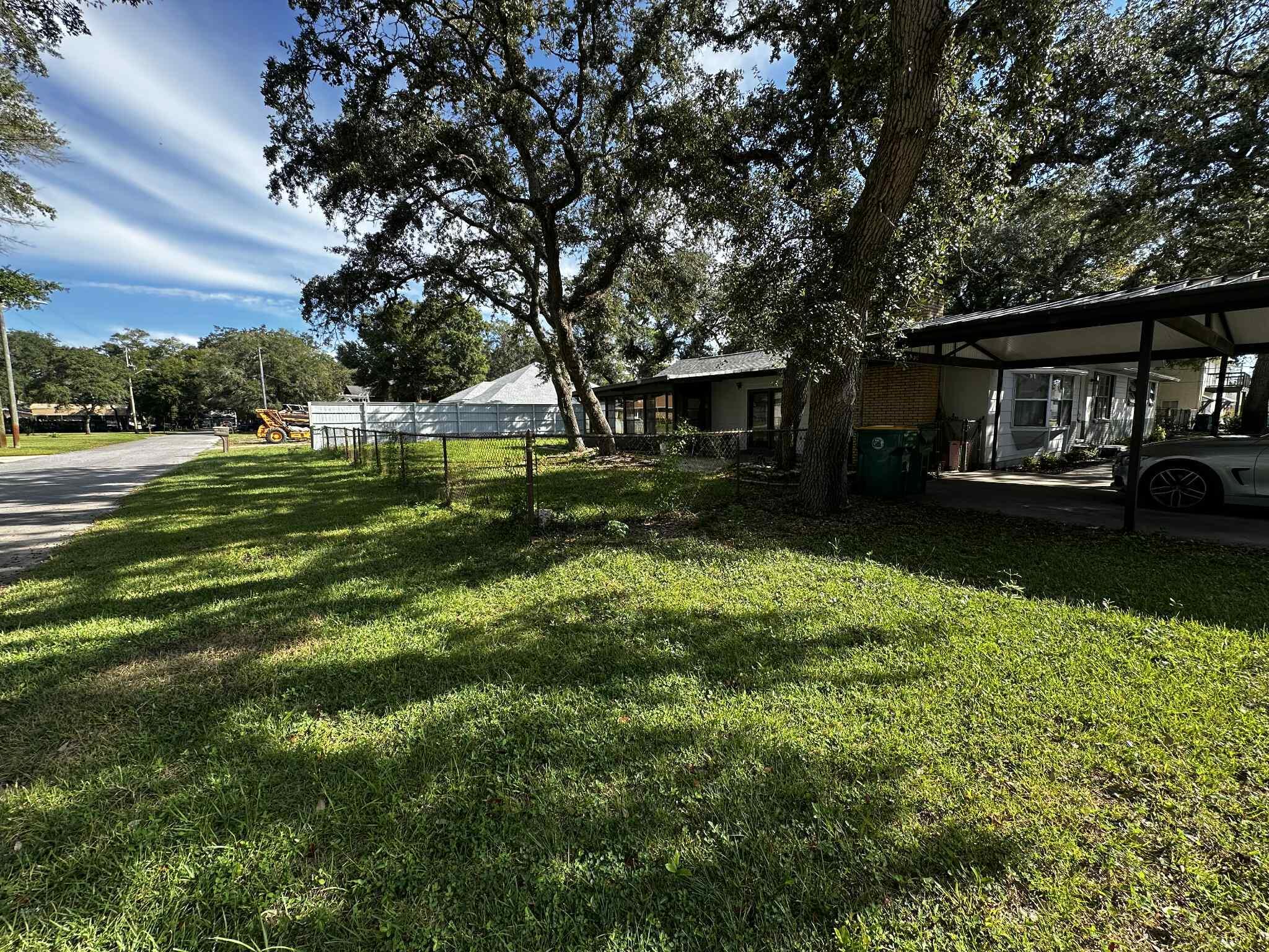 PARTIN BROOKS S/D LOT 9 AND S 36.5 FT OF LOT 10 - Residential Lease