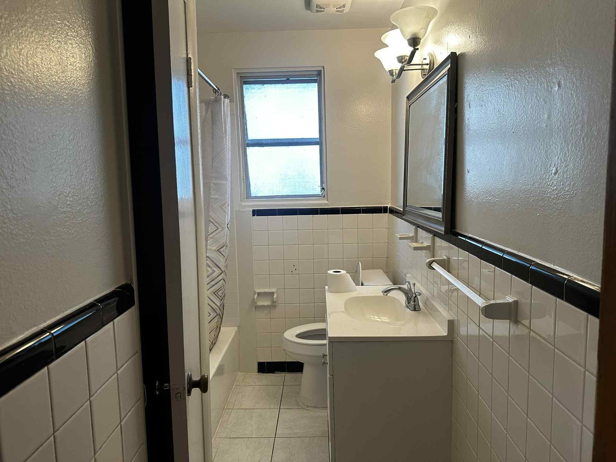 PARTIN BROOKS S/D LOT 9 AND S 36.5 FT OF LOT 10 - Residential Lease