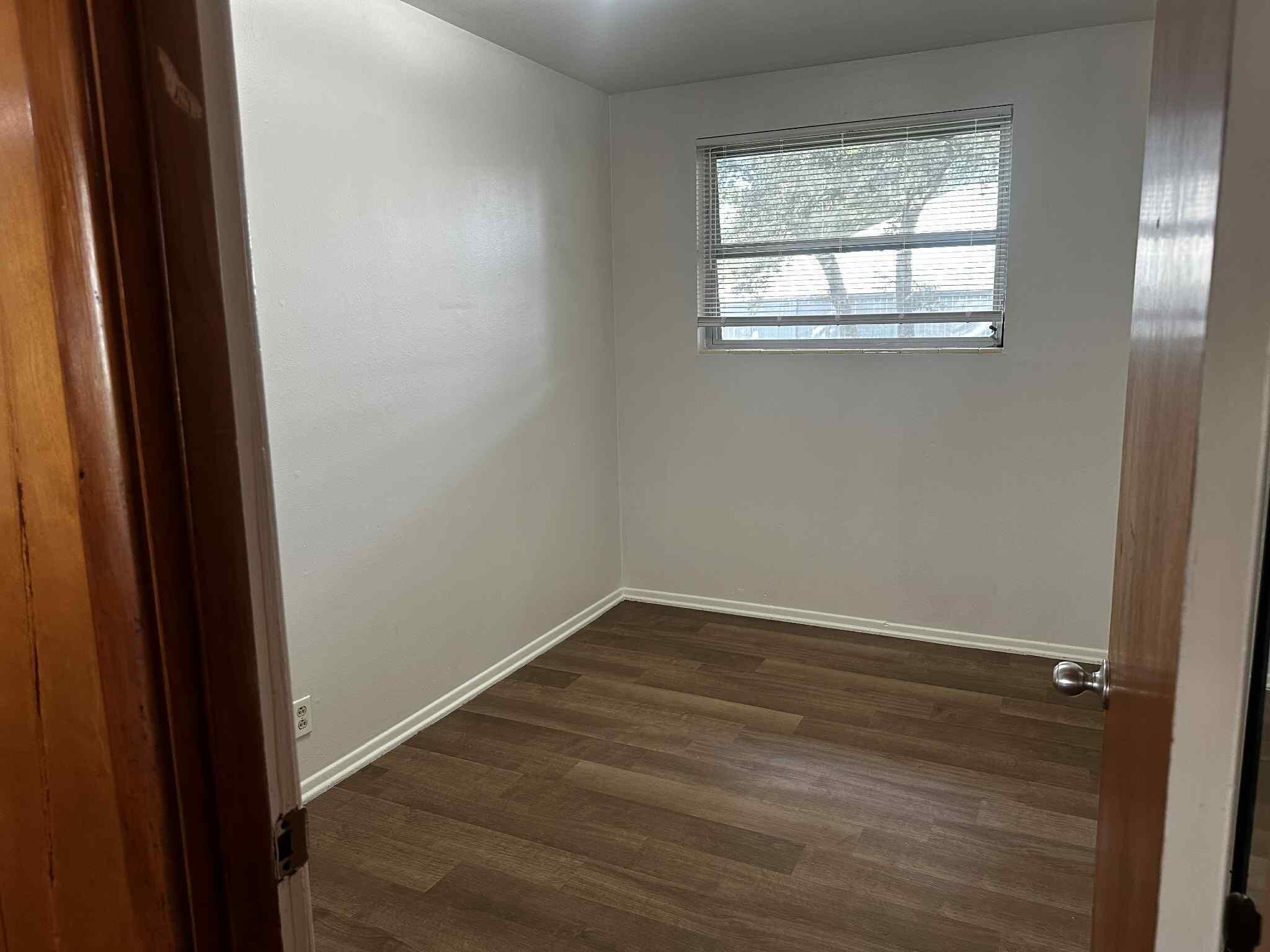 PARTIN BROOKS S/D LOT 9 AND S 36.5 FT OF LOT 10 - Residential Lease