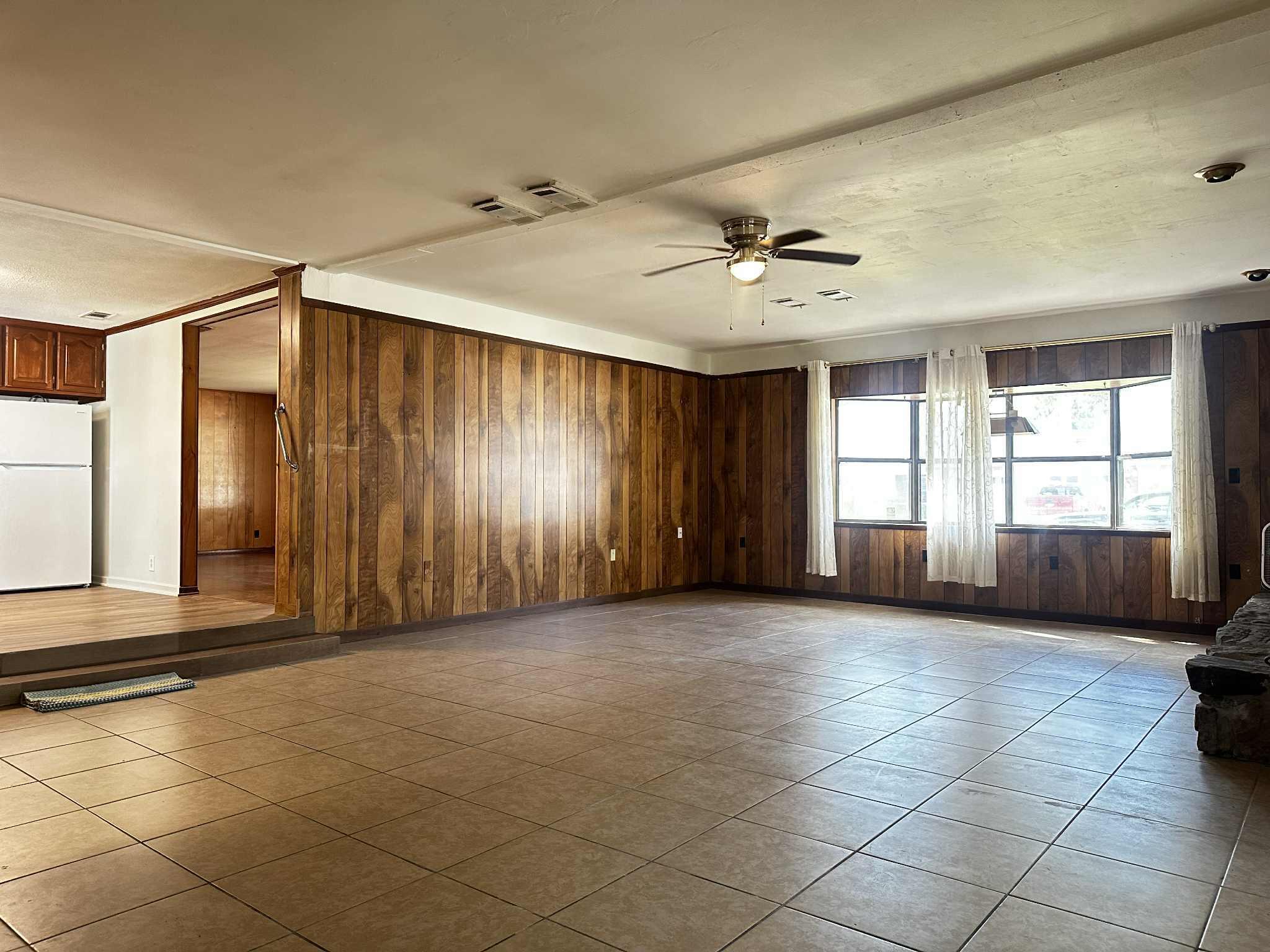 PARTIN BROOKS S/D LOT 9 AND S 36.5 FT OF LOT 10 - Residential Lease