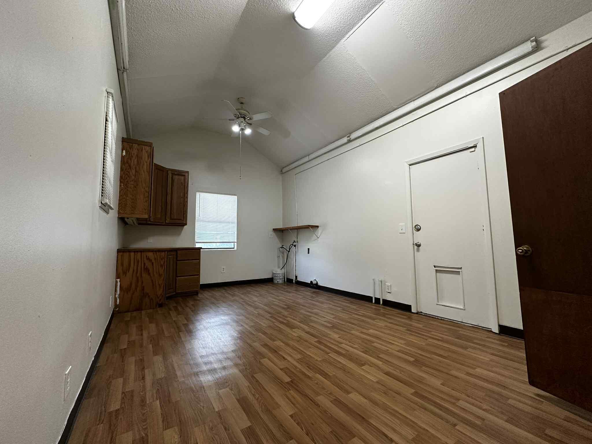 PARTIN BROOKS S/D LOT 9 AND S 36.5 FT OF LOT 10 - Residential Lease