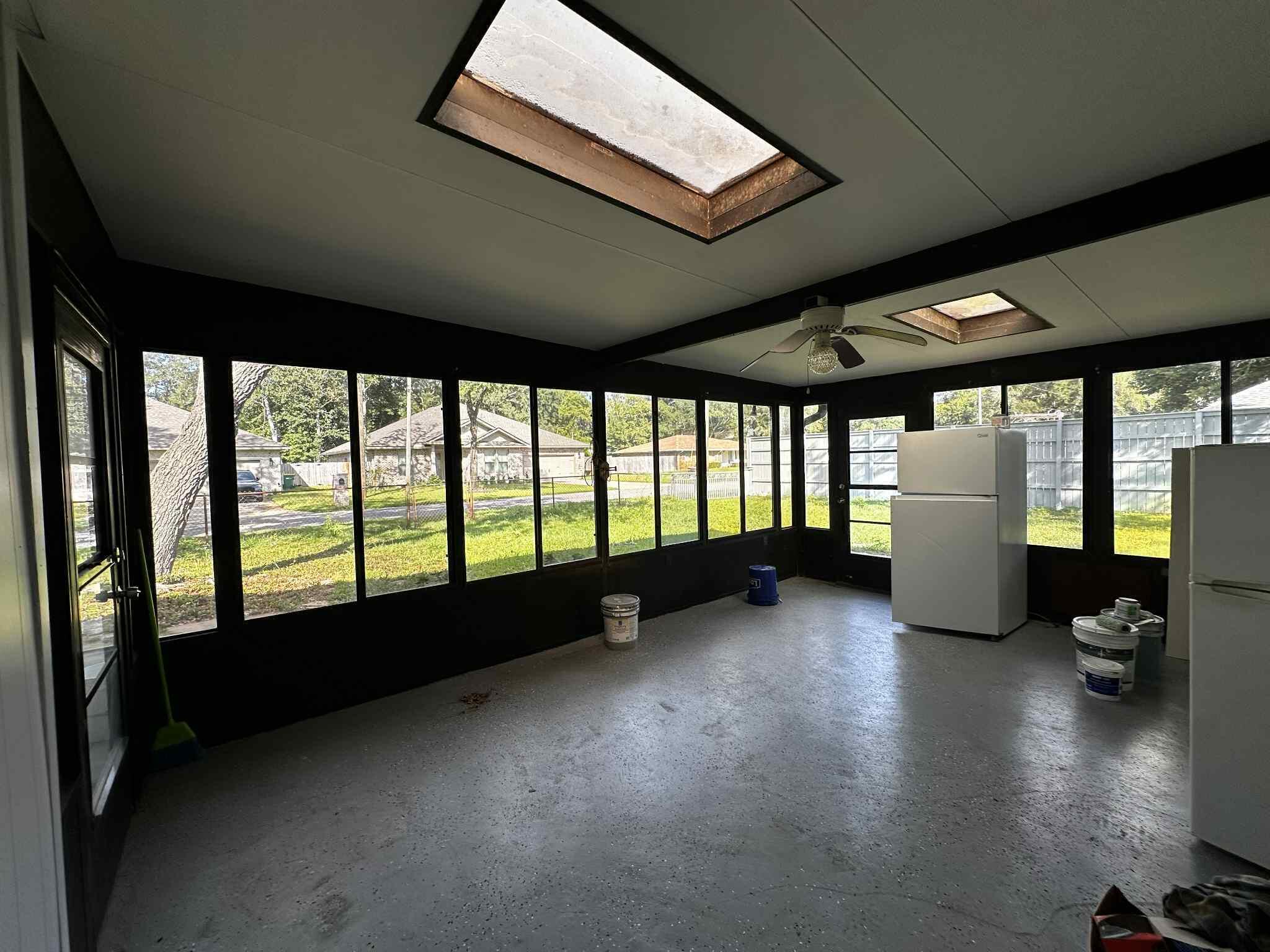 PARTIN BROOKS S/D LOT 9 AND S 36.5 FT OF LOT 10 - Residential Lease