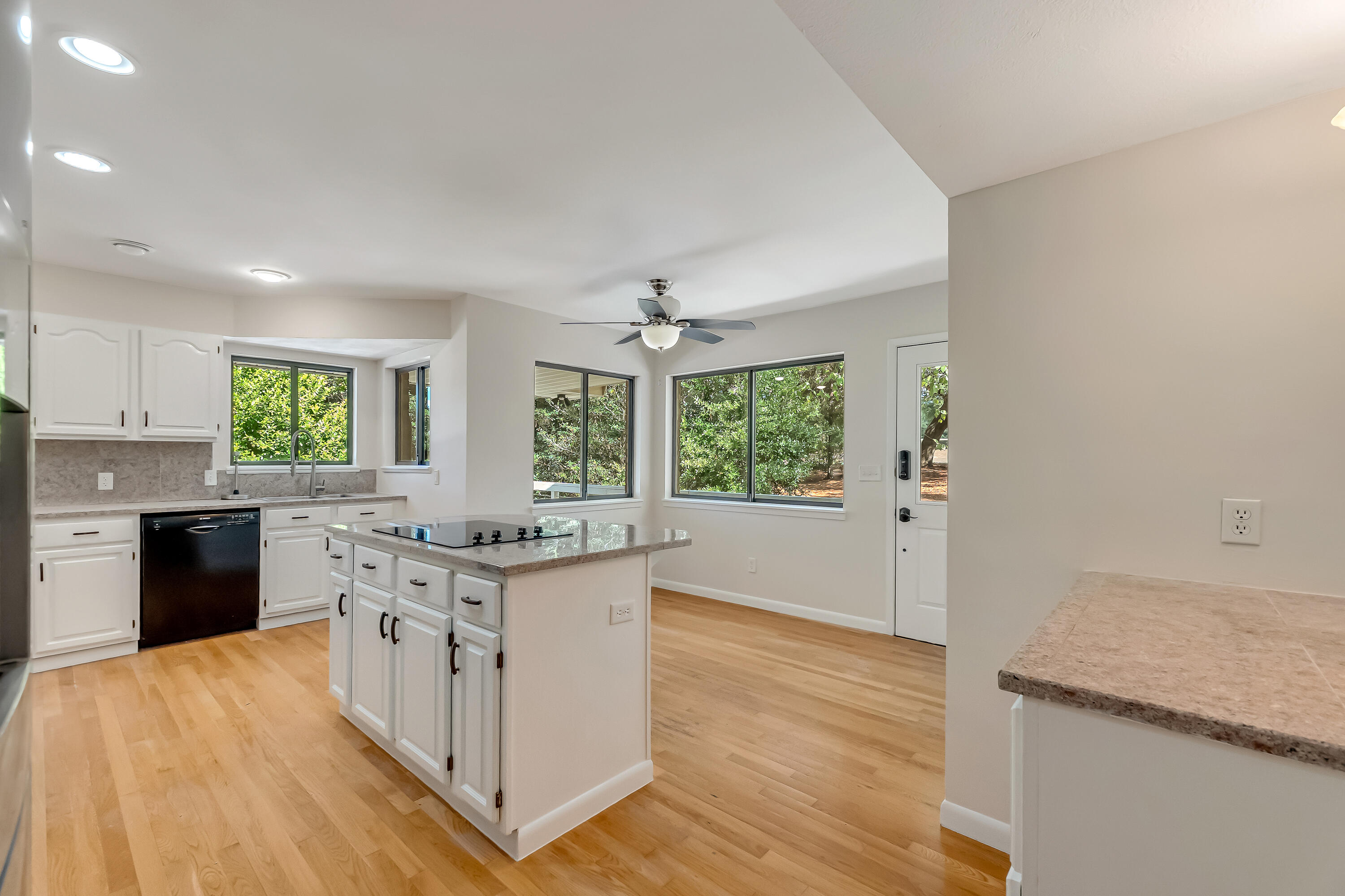 Rocky Bayou Cc Est 3 - Residential Lease