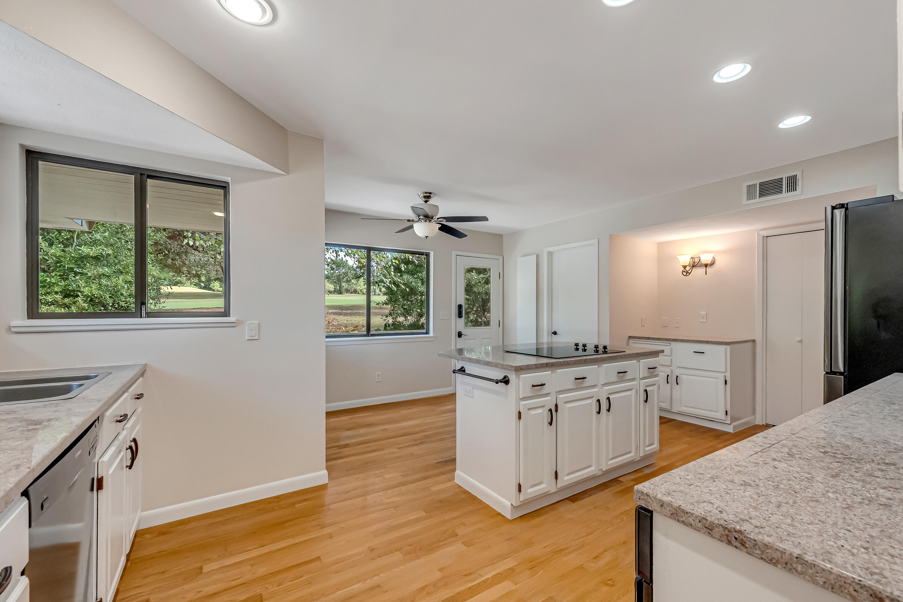 Rocky Bayou Cc Est 3 - Residential Lease