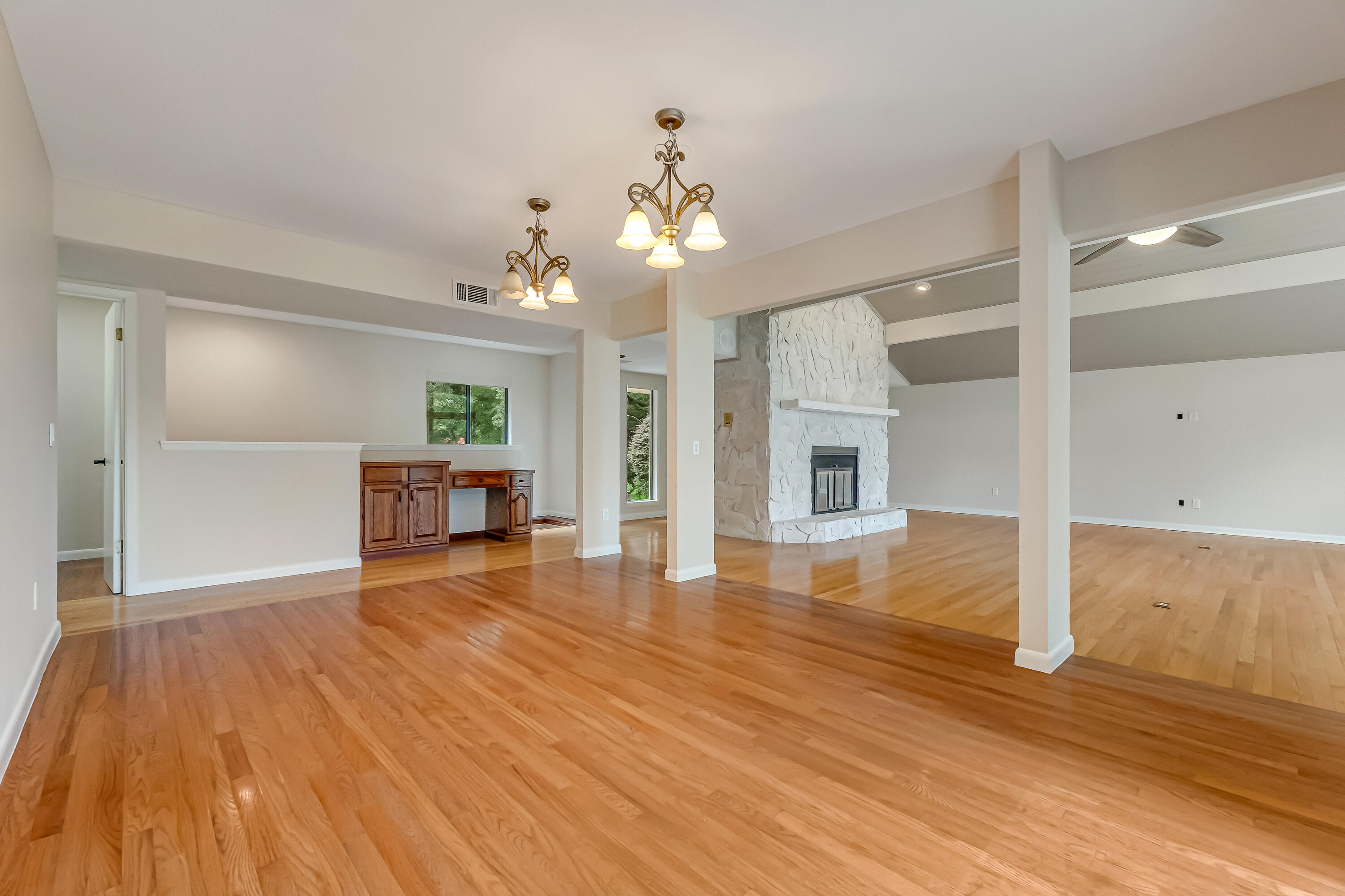 Rocky Bayou Cc Est 3 - Residential Lease