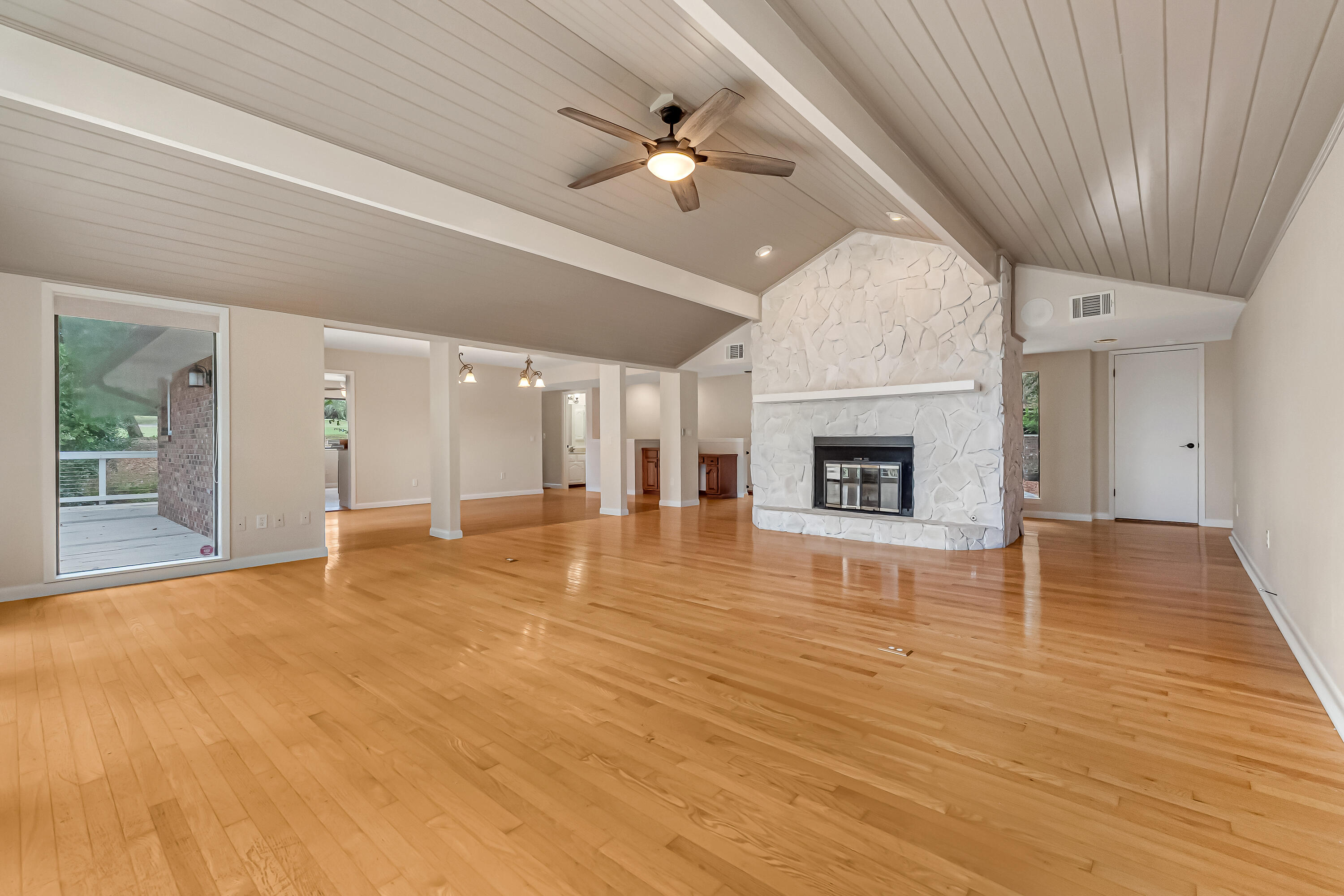 Rocky Bayou Cc Est 3 - Residential Lease