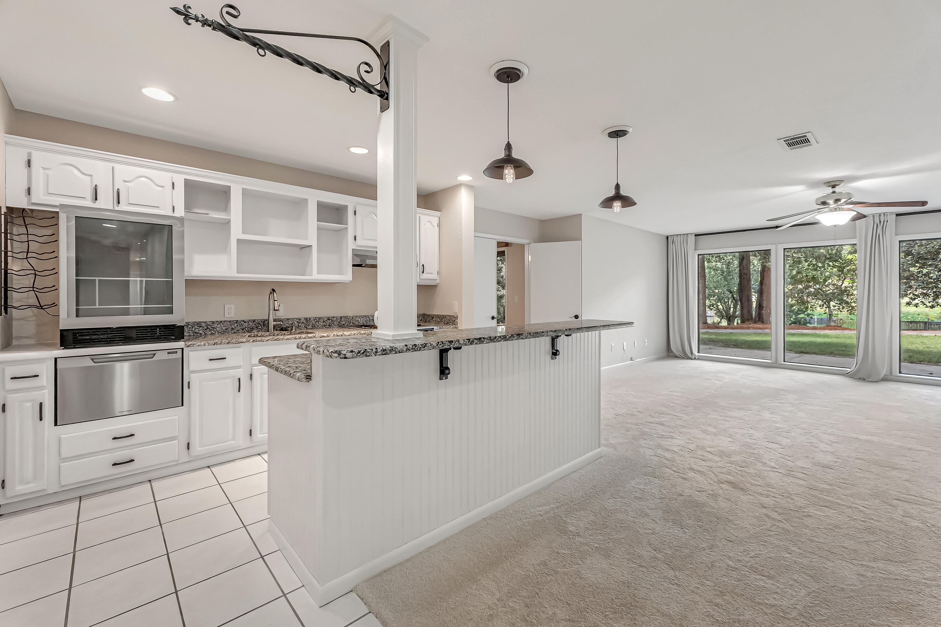 Rocky Bayou Cc Est 3 - Residential Lease