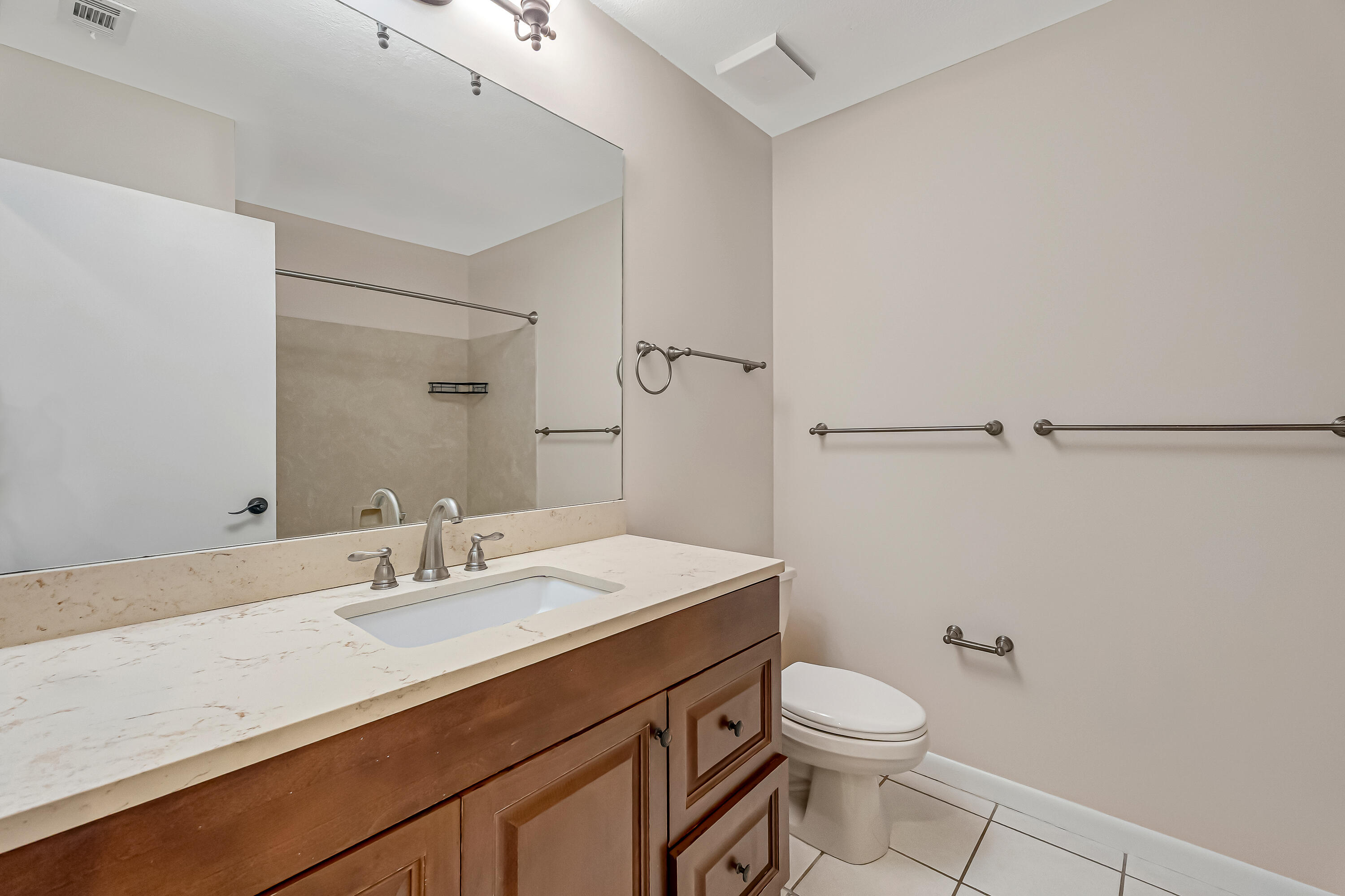 Rocky Bayou Cc Est 3 - Residential Lease