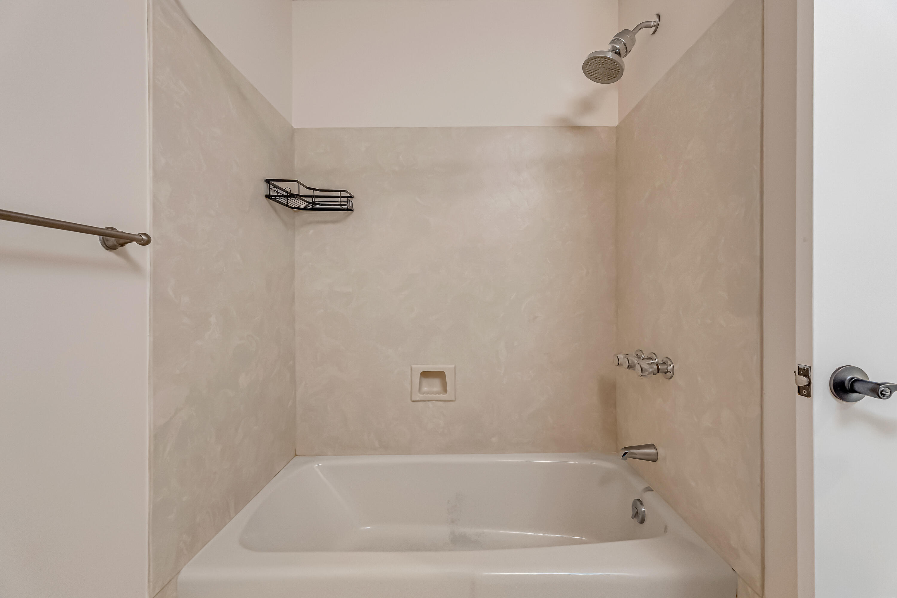 Rocky Bayou Cc Est 3 - Residential Lease