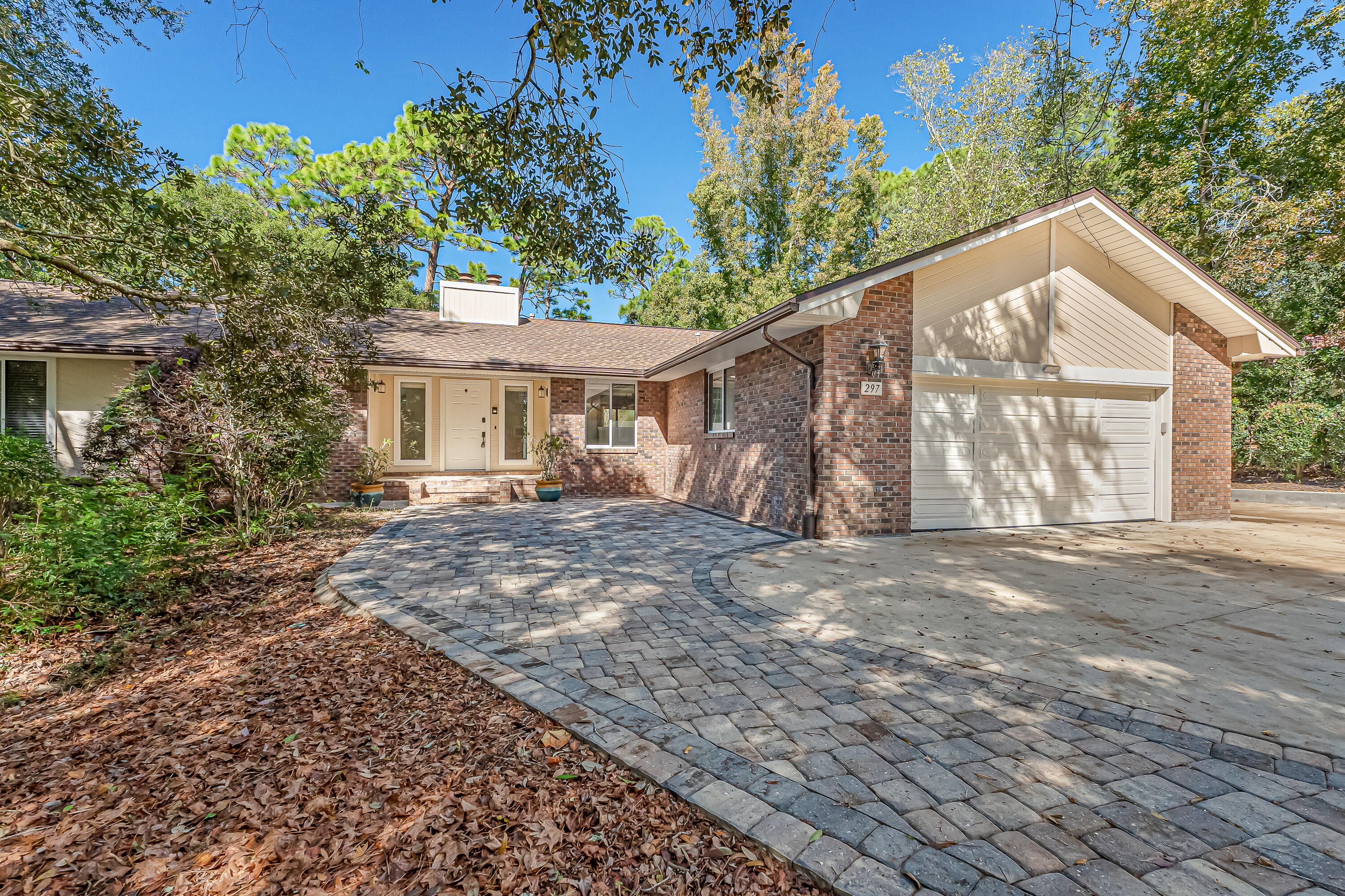 Rocky Bayou Cc Est 3 - Residential Lease