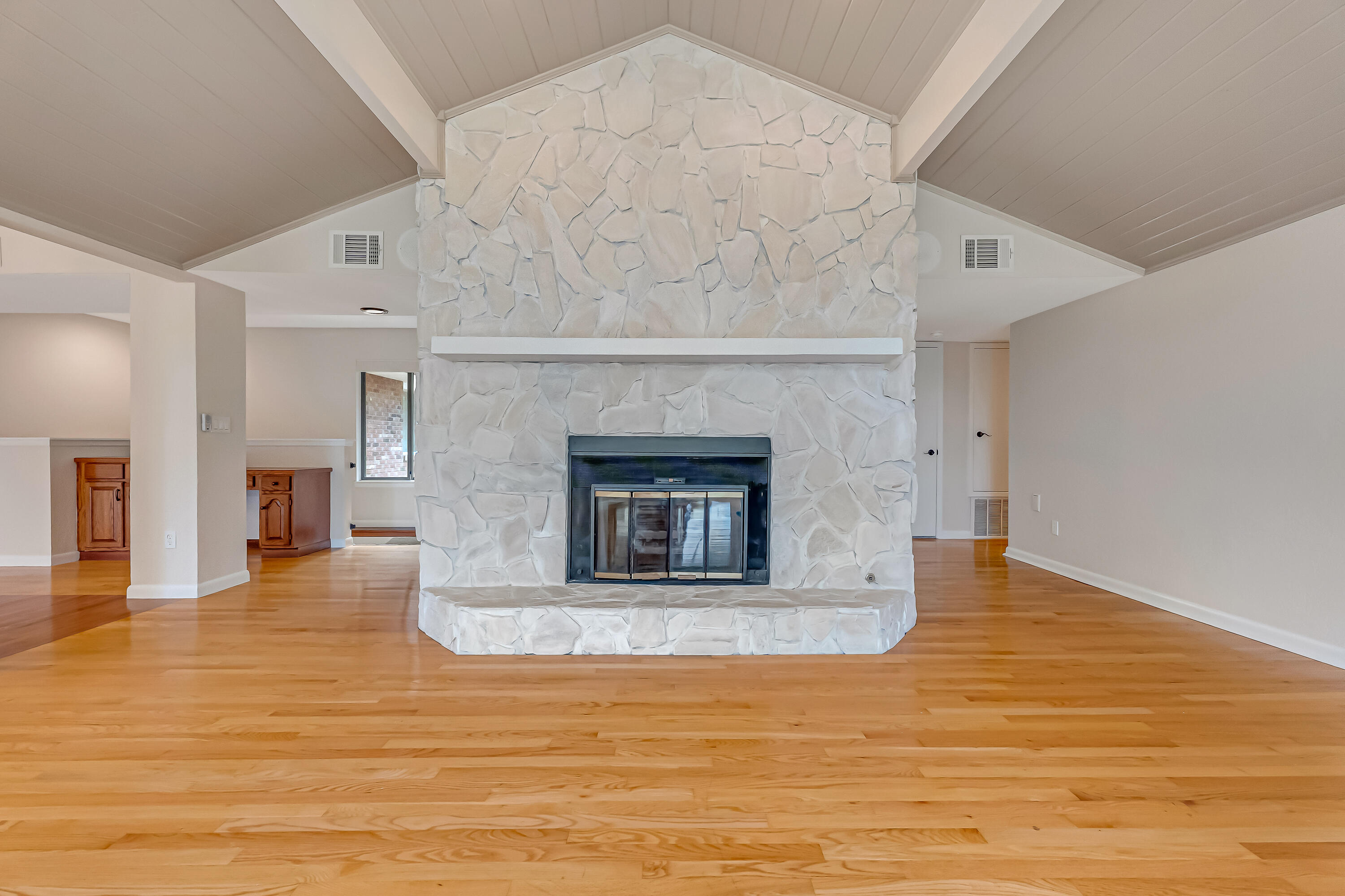 Rocky Bayou Cc Est 3 - Residential Lease