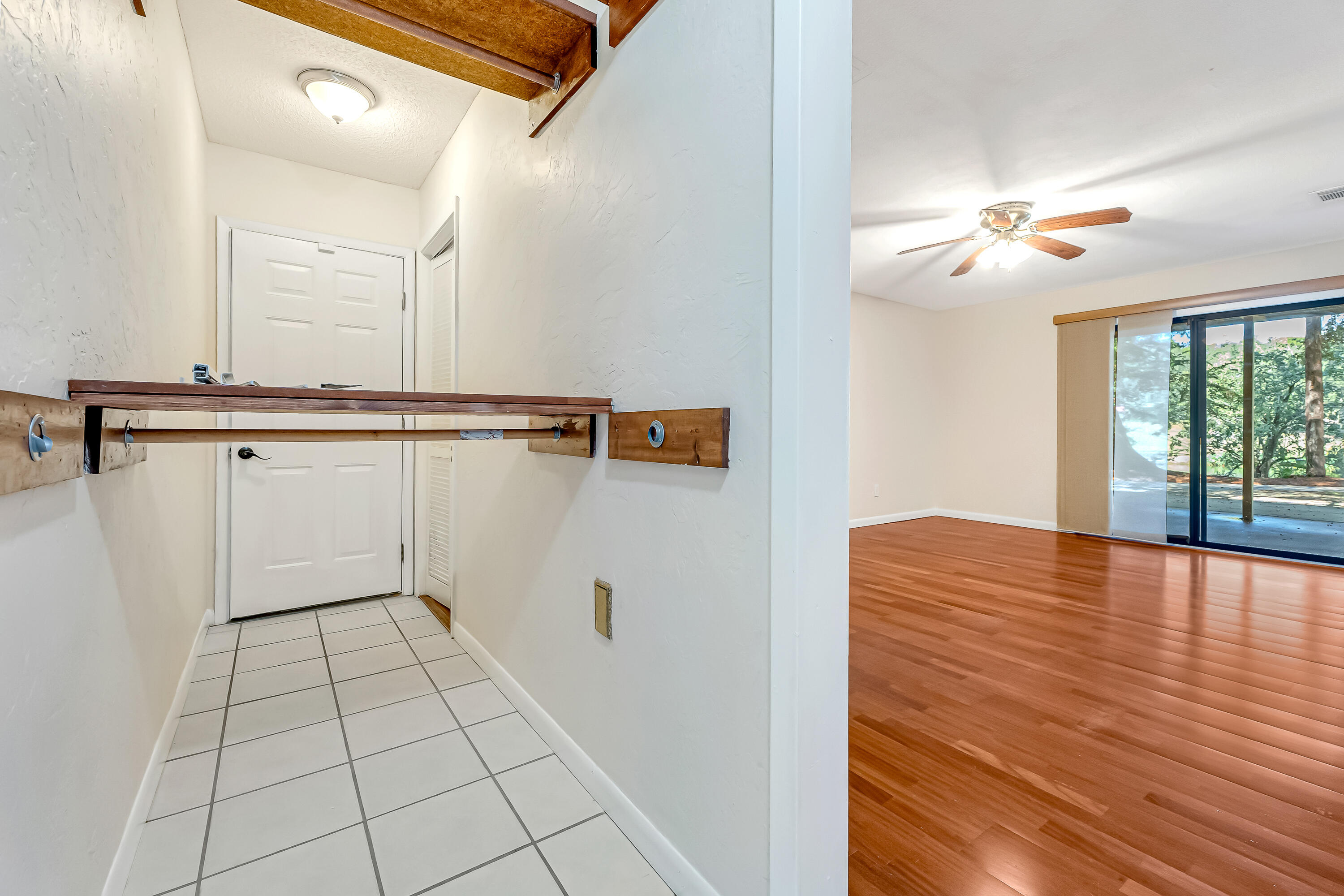 Rocky Bayou Cc Est 3 - Residential Lease