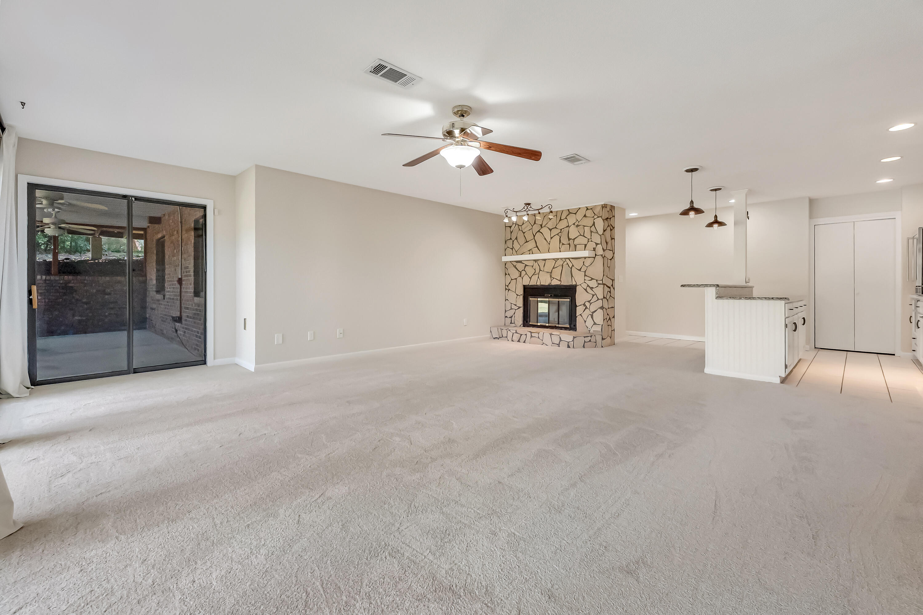 Rocky Bayou Cc Est 3 - Residential Lease