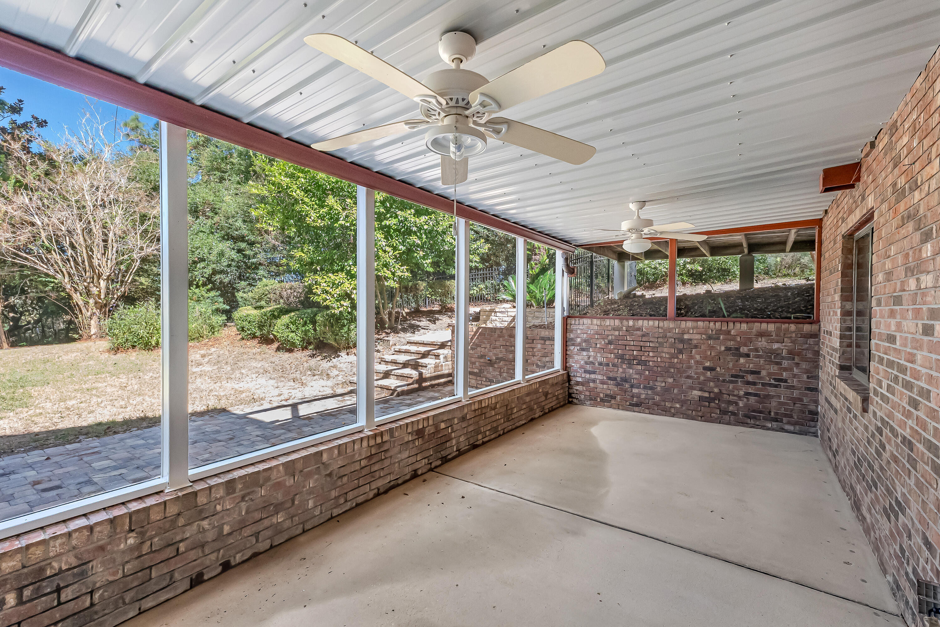 Rocky Bayou Cc Est 3 - Residential Lease