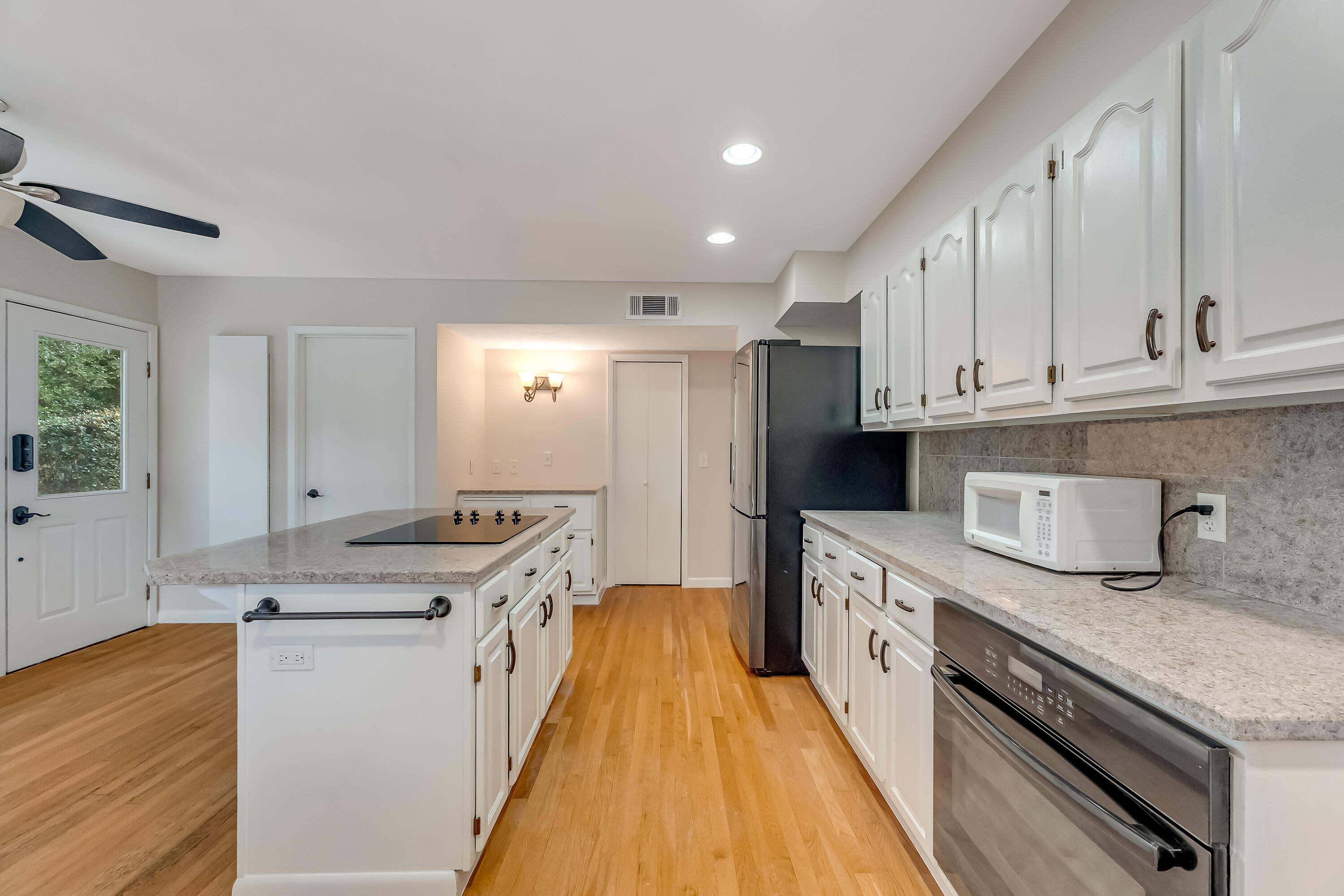 Rocky Bayou Cc Est 3 - Residential Lease