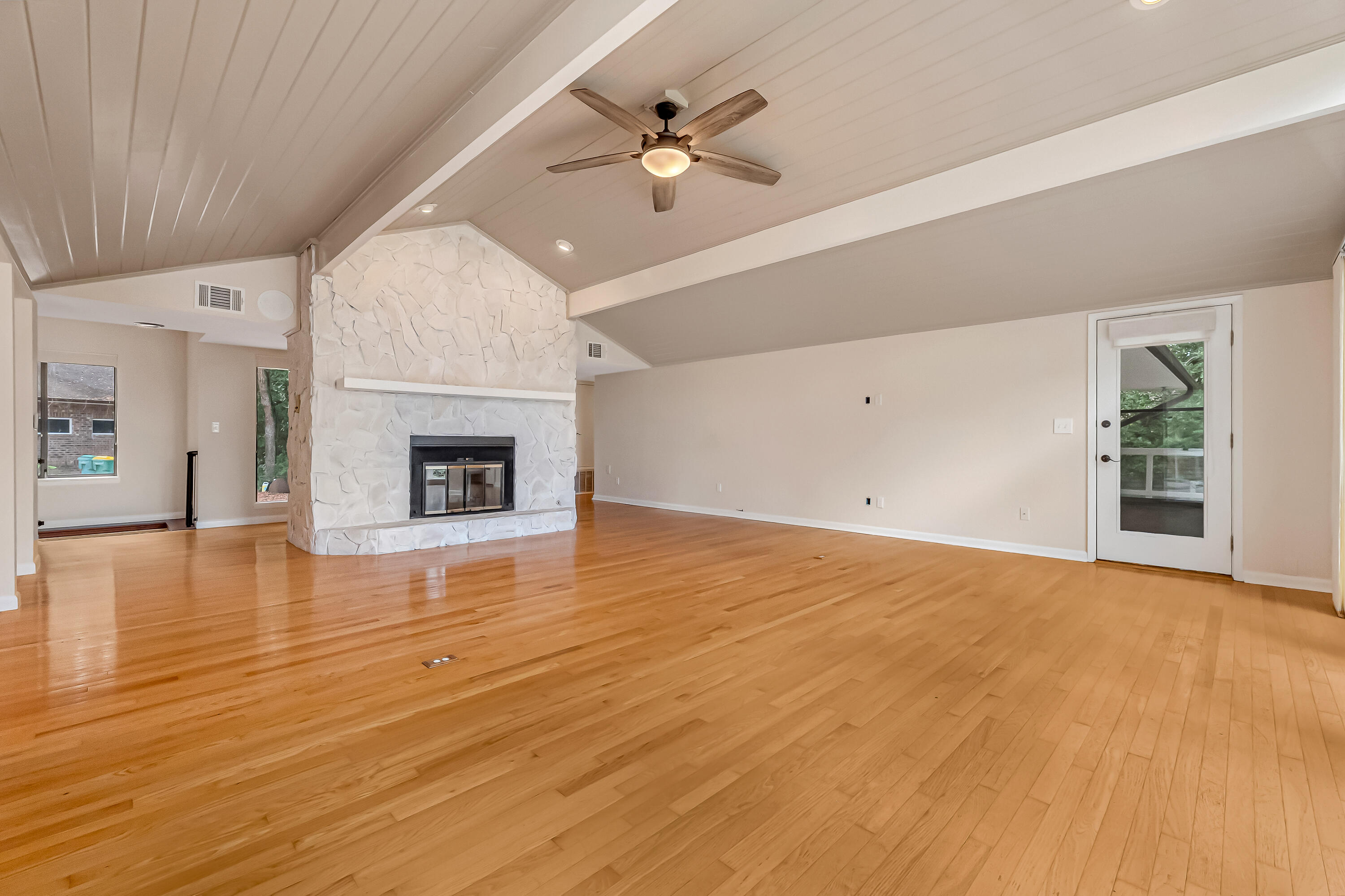 Rocky Bayou Cc Est 3 - Residential Lease