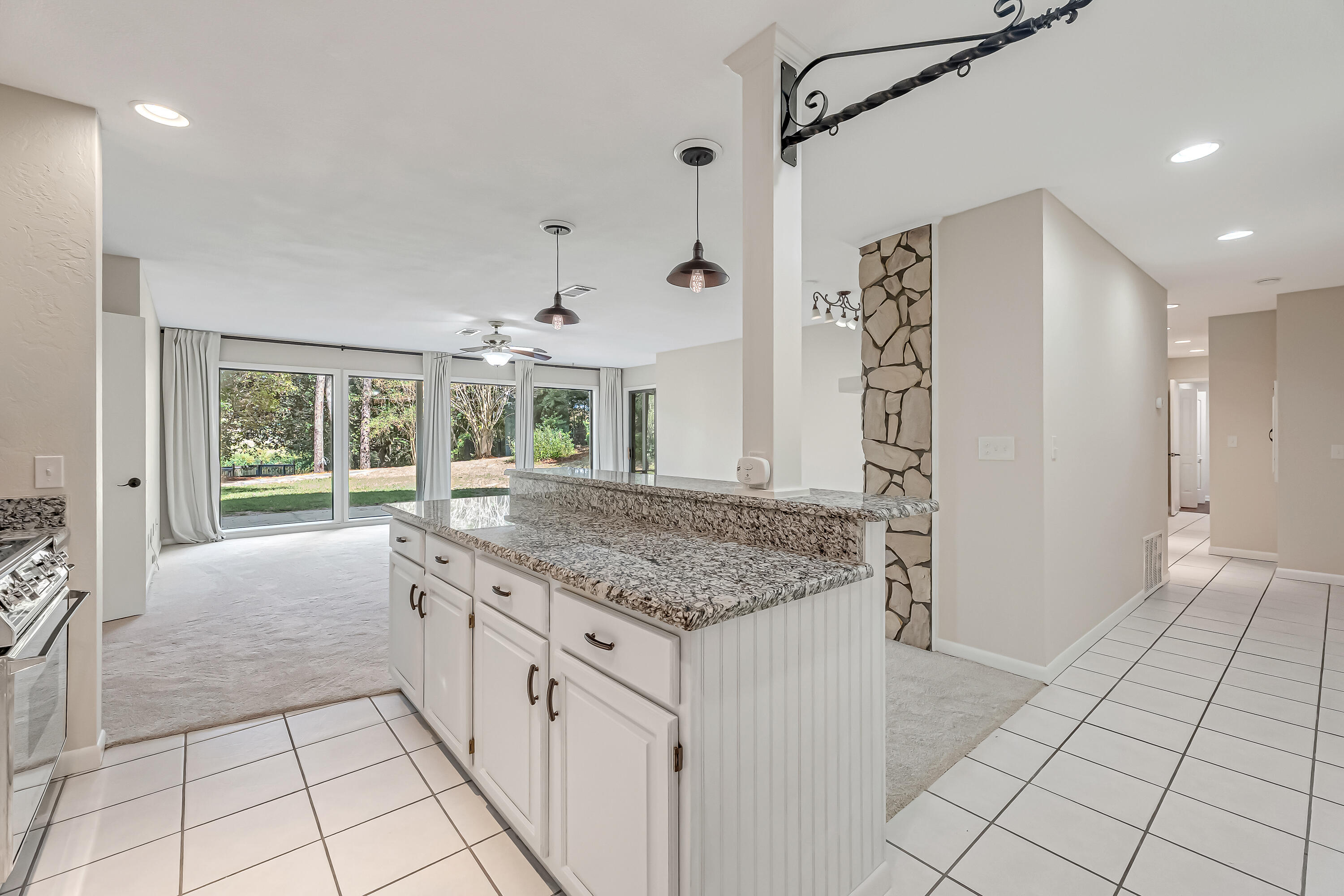 Rocky Bayou Cc Est 3 - Residential Lease