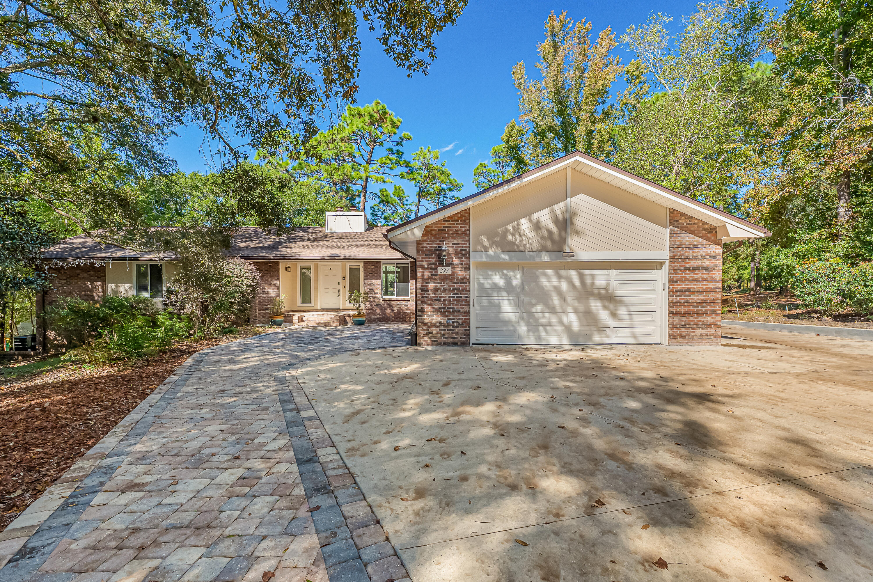 Rocky Bayou Cc Est 3 - Residential Lease